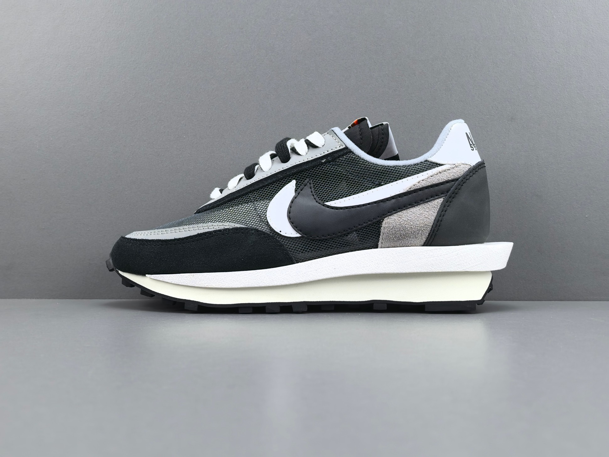 Nike LDWaffle x Sacai "Black Anthracite" BV0073-001
