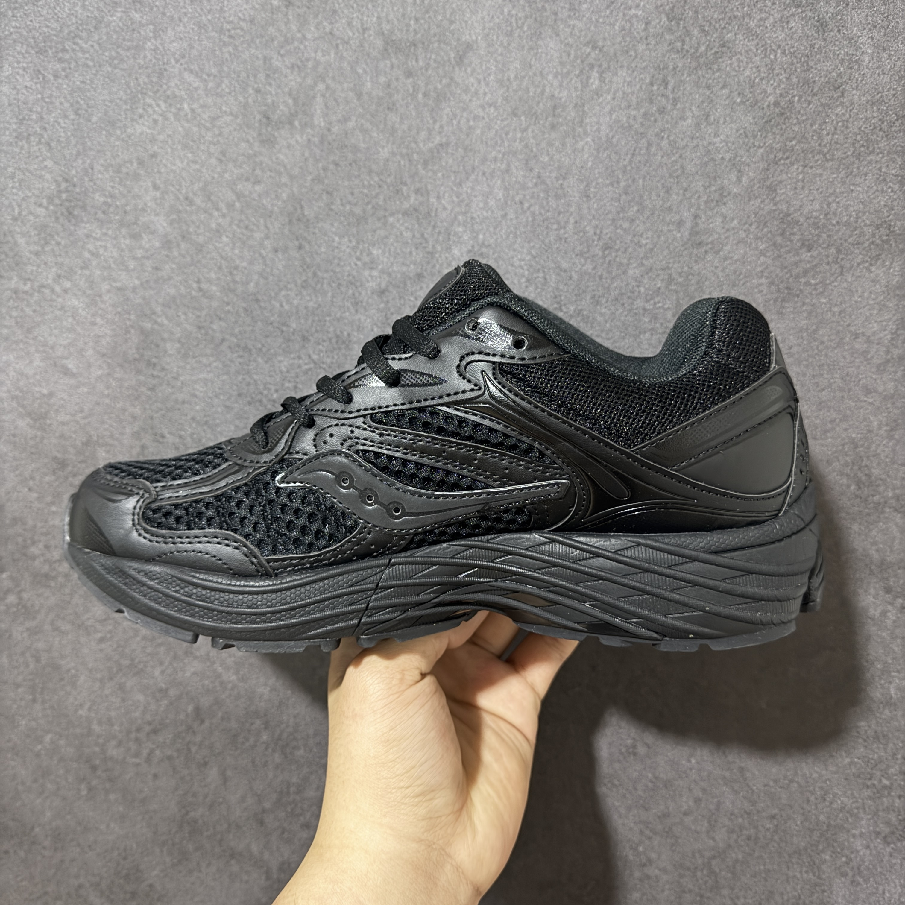 Saucony ProGrid Omni 9 OG