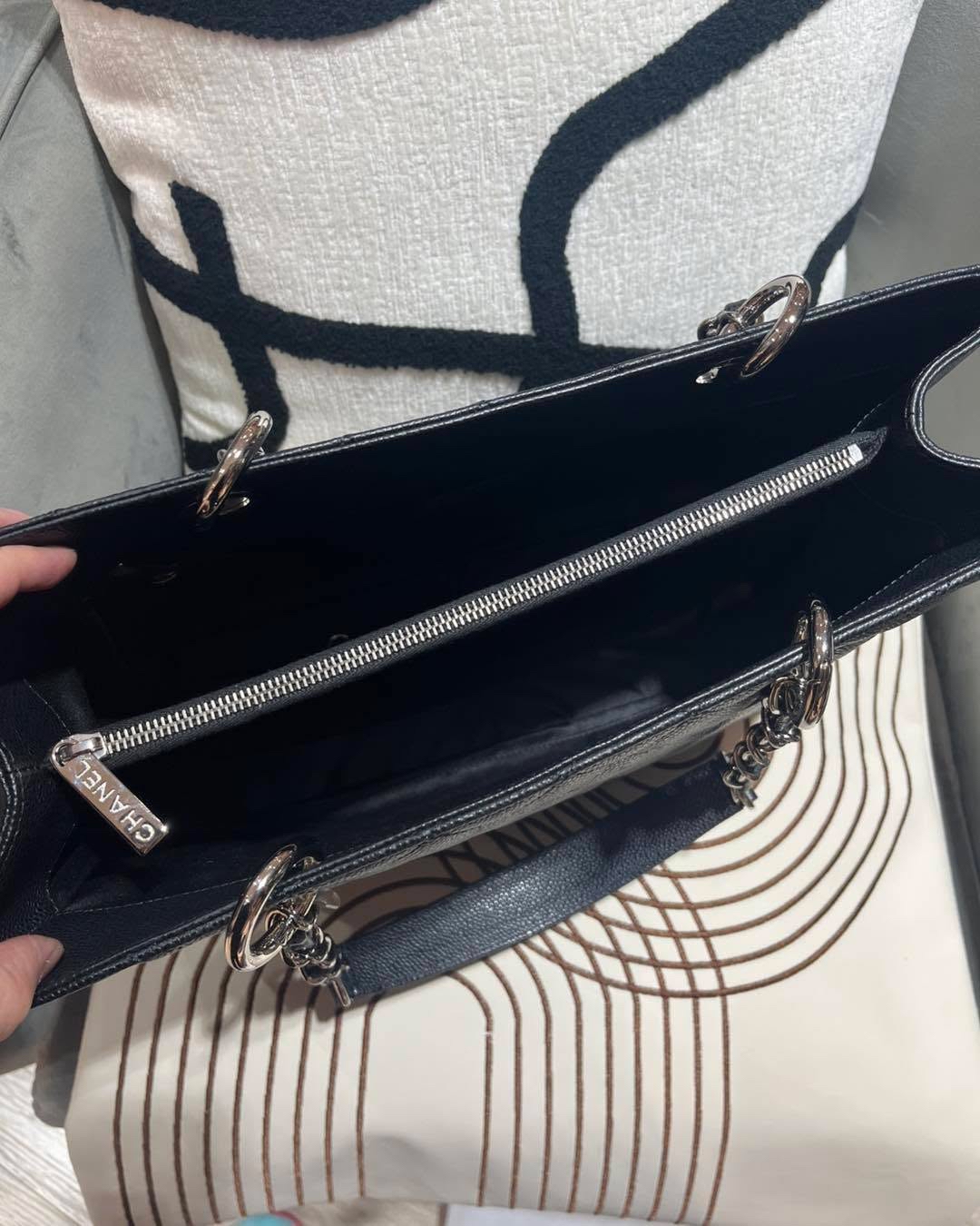 Chanel GST grand shopping tote bag 黑色荔枝牛皮銀鏈 100%Authentic, 95%new✅收據✅16card✅Dust bag