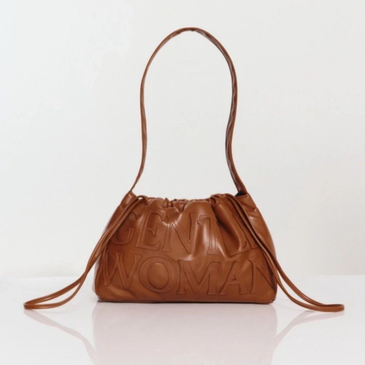 $115隻。2隻起$105隻。GW皮質餃子袋