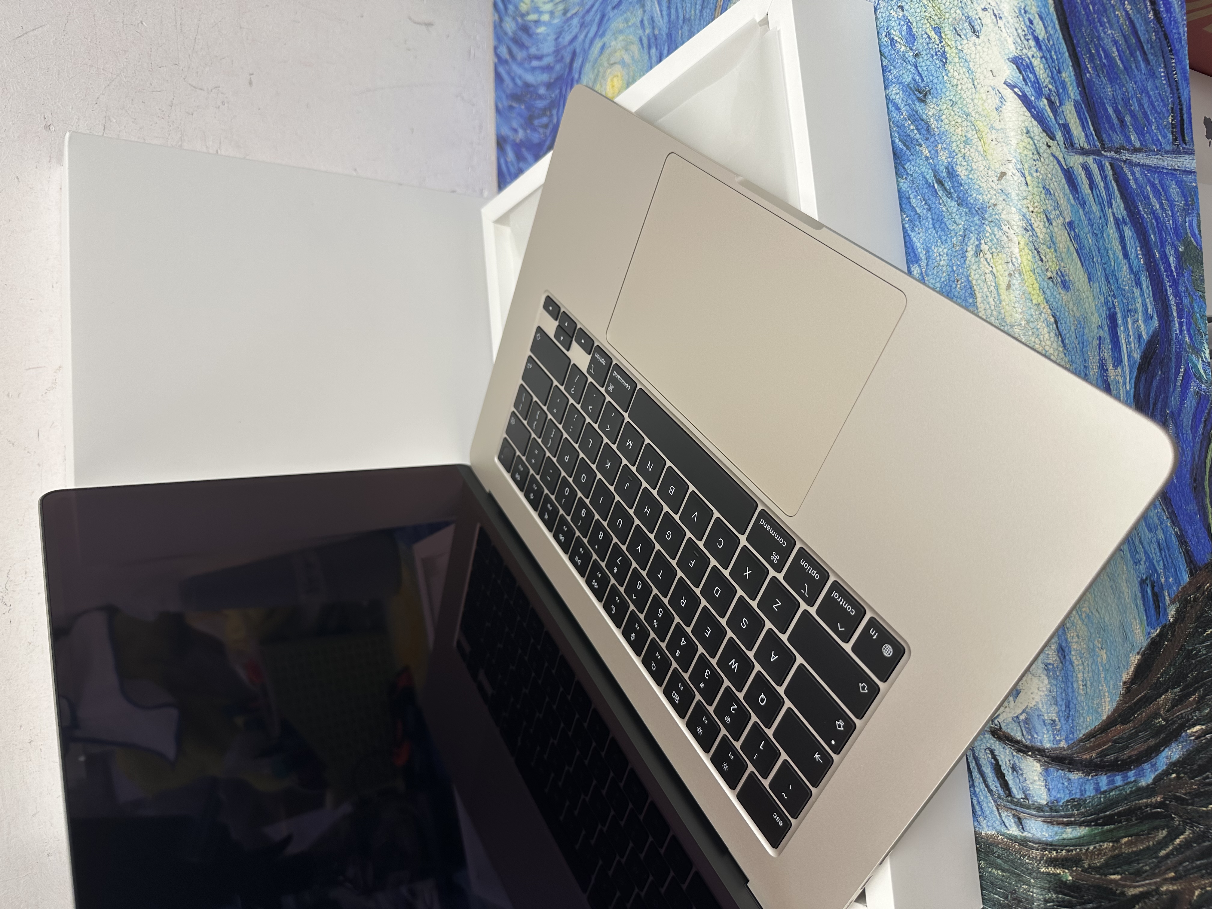 #6263 全新APPLE  MacBook Air M5 2026 M5 CPU/ 16GB Ram/512GB SSD/10核心GPU/Liquid Retina Mon/15吋/星光色/Gaming Laptop / Notebook / 超強續航能力/ 原廠保養/ 文書機 / 畫圖 / 剪片 / Movie / Netflix /