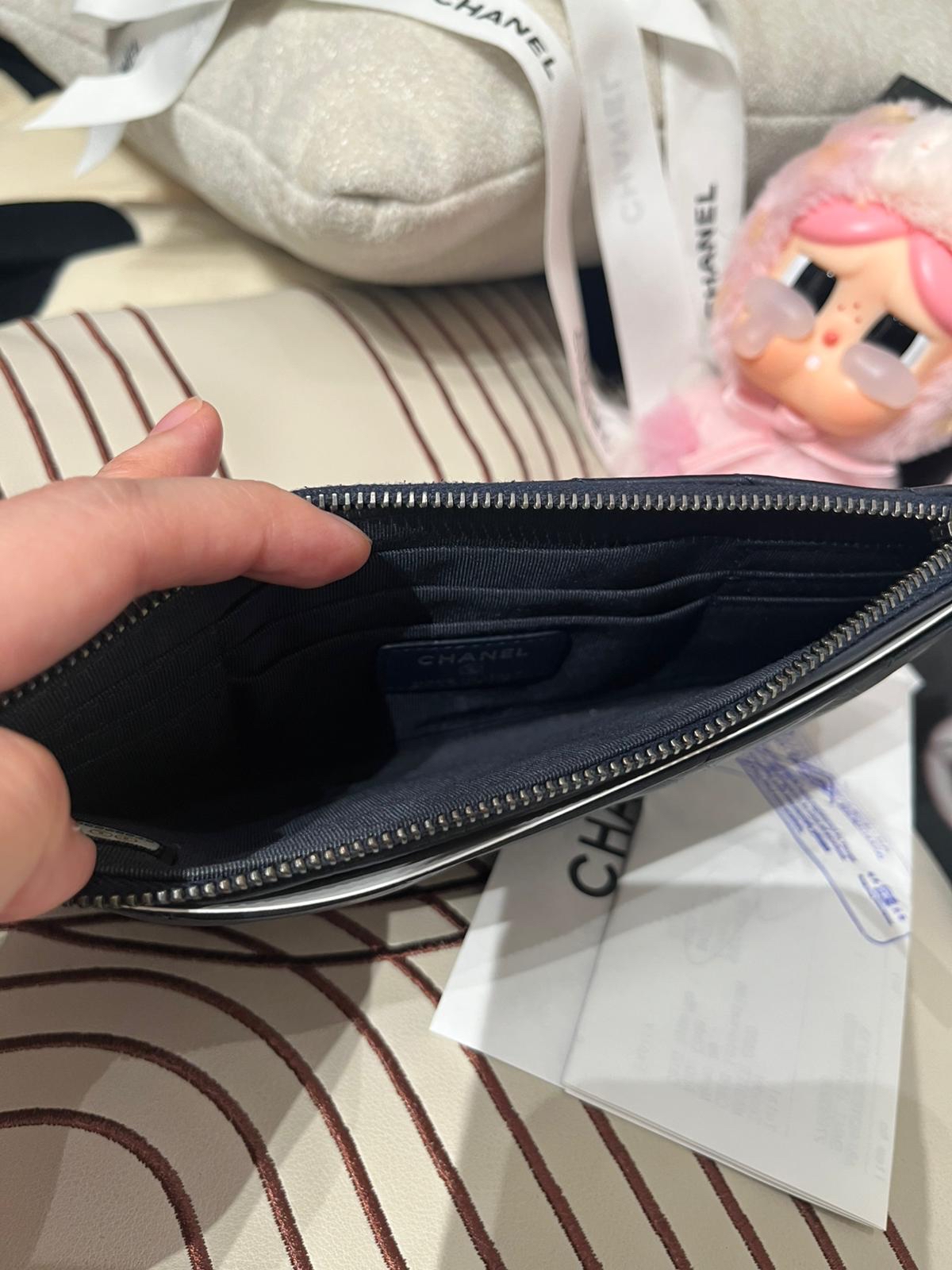 Chanel Gabrielle Zipped Long Wallet calfskin 100%Authentic,98%new ✅專門店收據✅27card✅box Size:L19.5xH10.5xW0.5cm