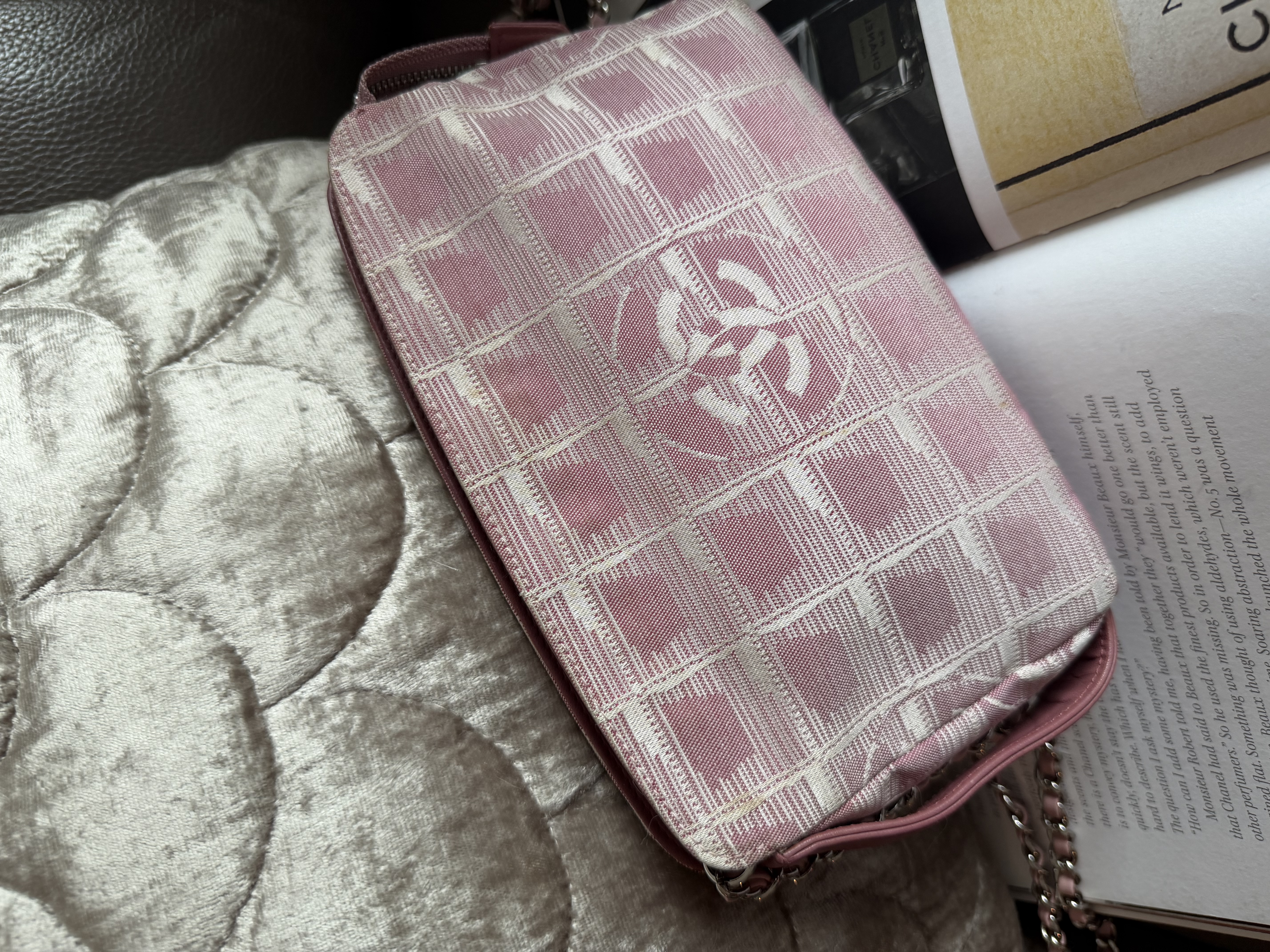 vintage chanel pink vanity bag 