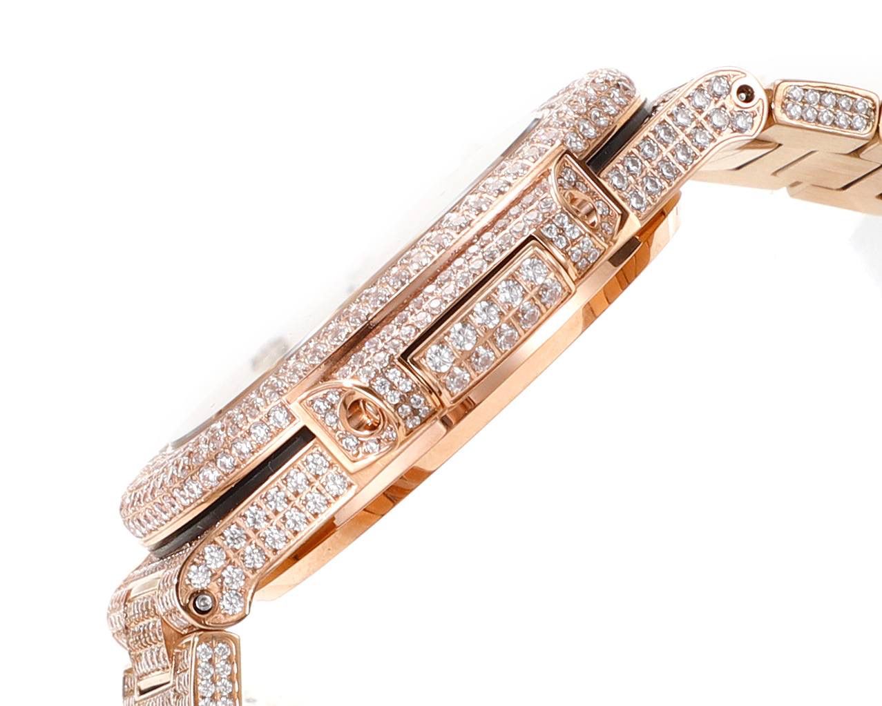 强势来袭！ 超级满天星方钻鹦鹉螺！ 1⃣️升级修正不锈钢表带，部分根据鹦鹉螺不锈钢表带拆解开发，完美贴合！ 2⃣️目前唯一使用圈口和表带方钻无爪镶石工艺，经历无数次的加工工艺，只为做到极致，终于大功告成！ 3⃣️全新订制修正版的Cal.324机芯，机芯摆轮位置与原装一致！深度洗花和刻字，机芯的还原度极高！ 4⃣️指针升级：秒针中心点升级为针轴秒针！ 鹦鹉螺满天星方钻王中王！欢迎您的品鉴！😎💯🌟