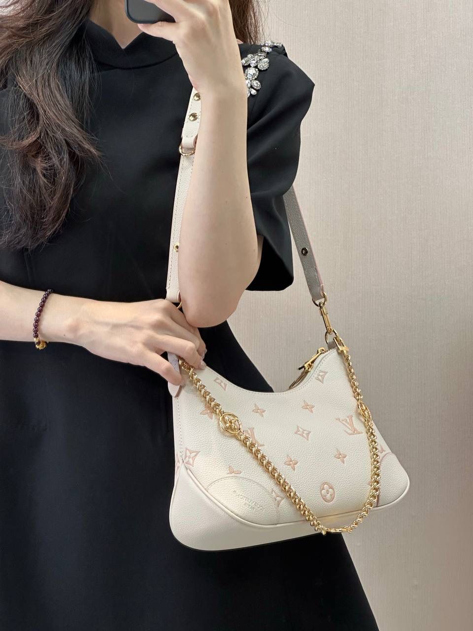 LV最近被问爆的奶油坚果全皮牛角BOULOGNE手袋😍💕