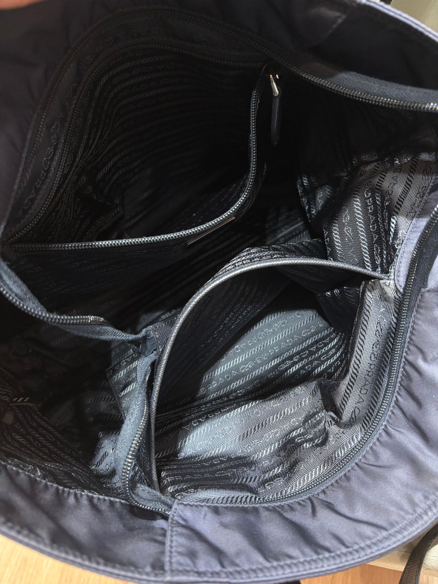Prada Re-Nylon Tote Bag Navy 1BG052 100%Authentic, 98%New ✅NFC