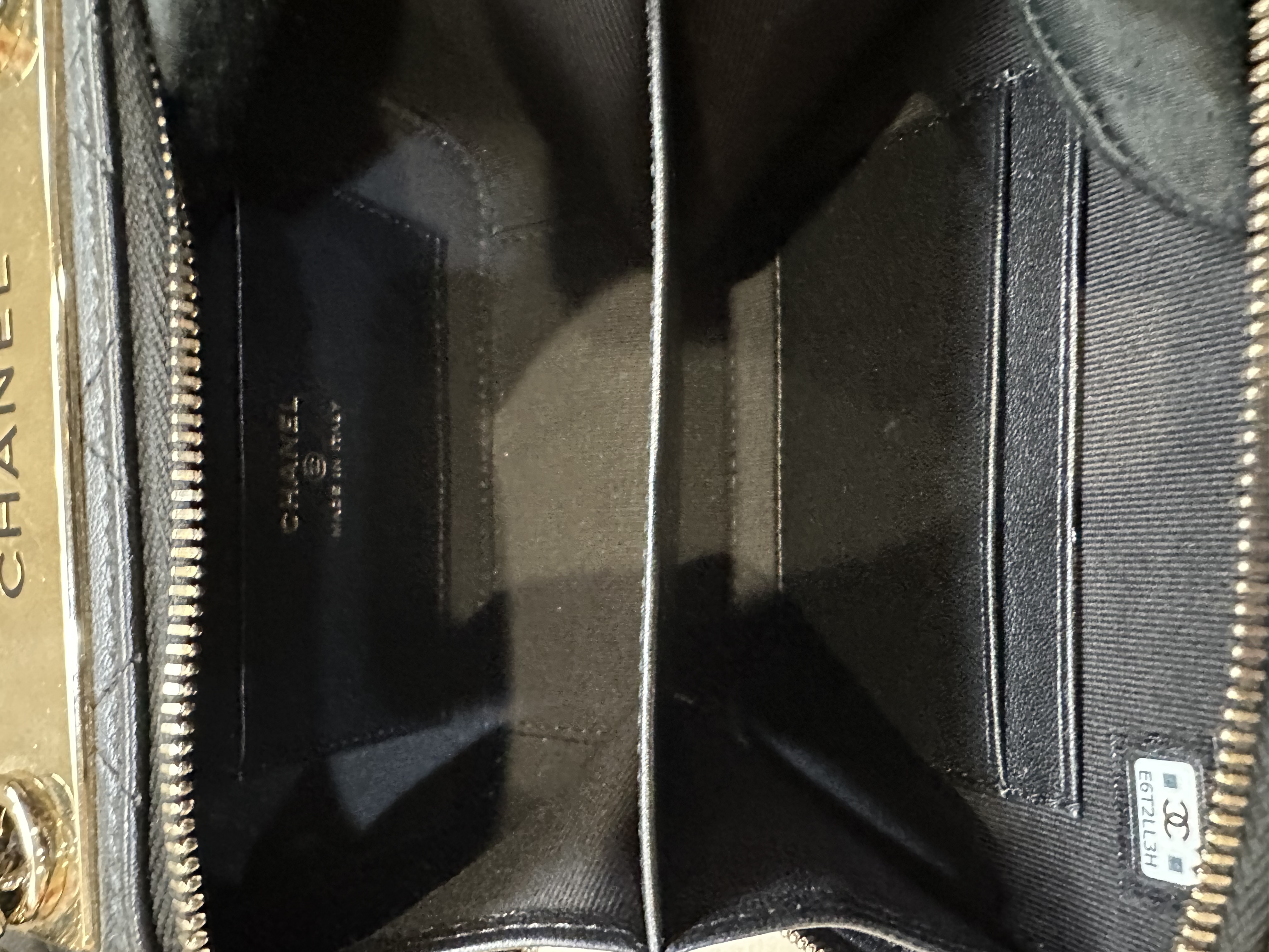 Pre-owned Chanel Pearl Crush Camera Bag / Product Code: 26040502