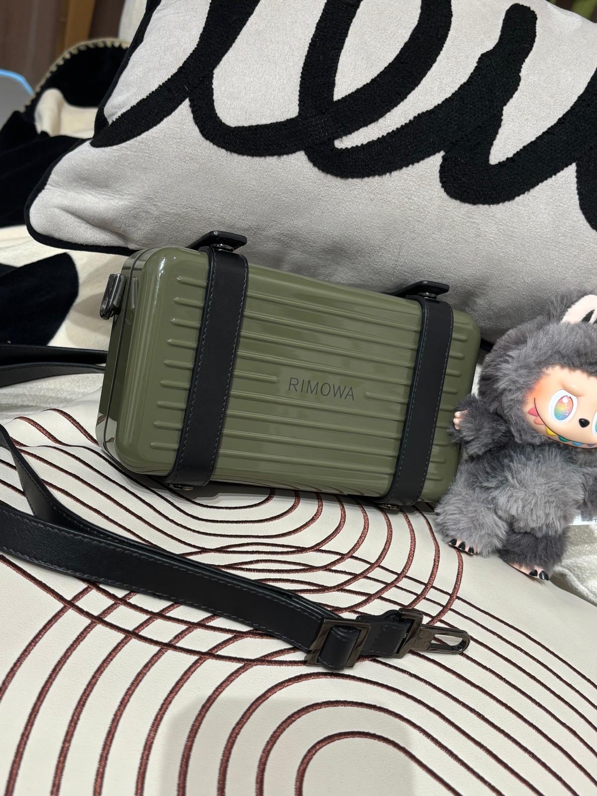 Rimowa Polycarbonate Crossbody Bag 100%Authentic, 95%New ✅Strap