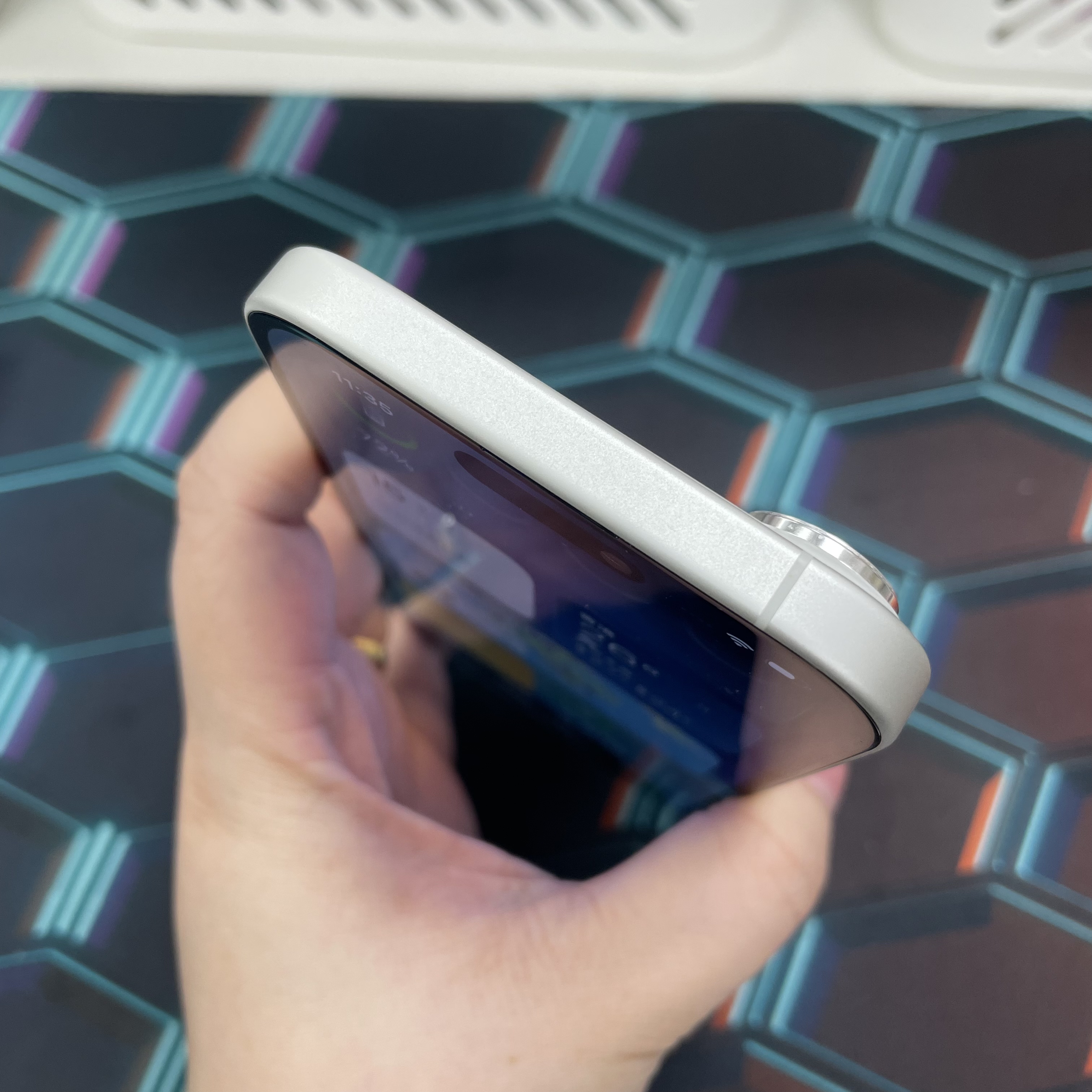 *6331 16 勁靚機 128GB 電85 白色 white