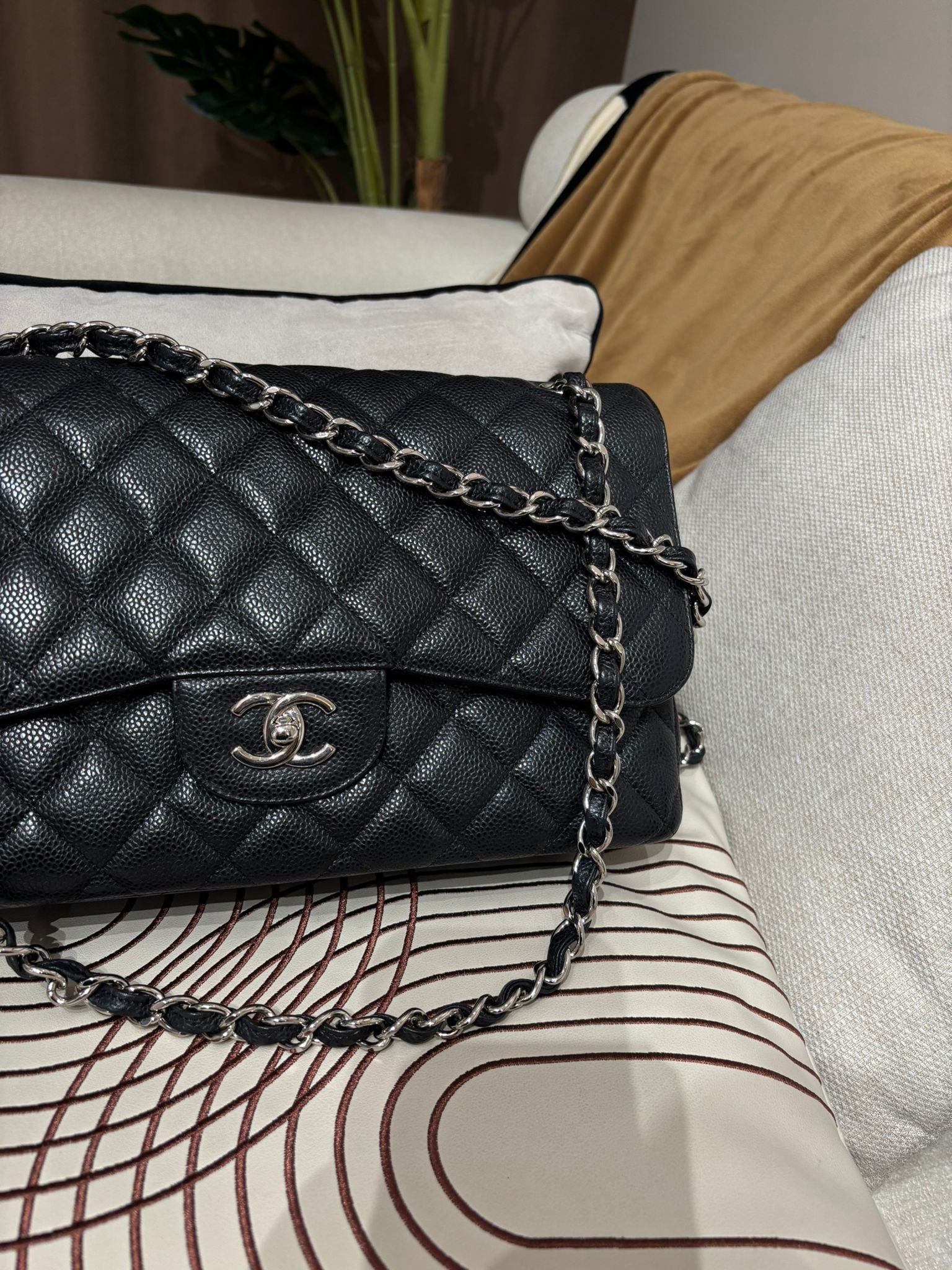 Chanel classic flap 30cm Jumbo A58600 黑色荔枝牛皮金扣 100%Authentic,95%new ✅16Card✅dust bag✅盒