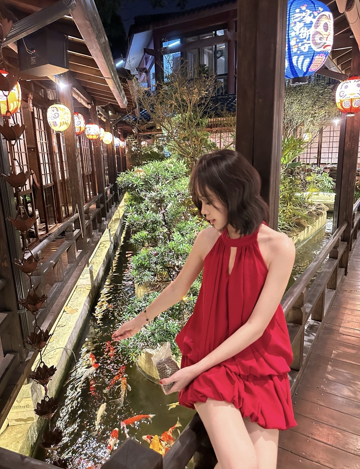 DR441辣妹露背挂脖