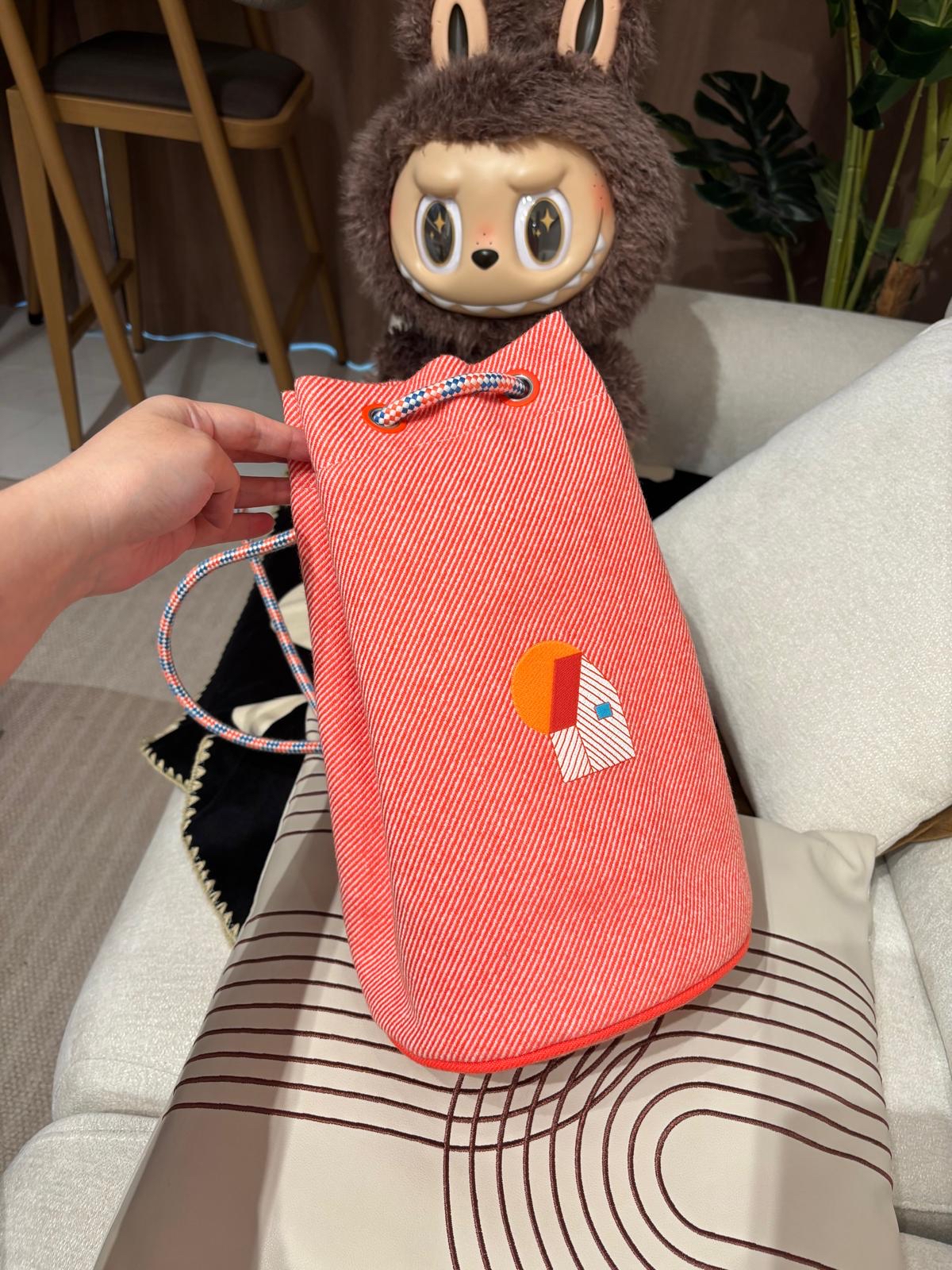 全新 HERMES EPOPEE DUFFLE backpack 羊毛屋仔圖案,100%Authentic ,100%new