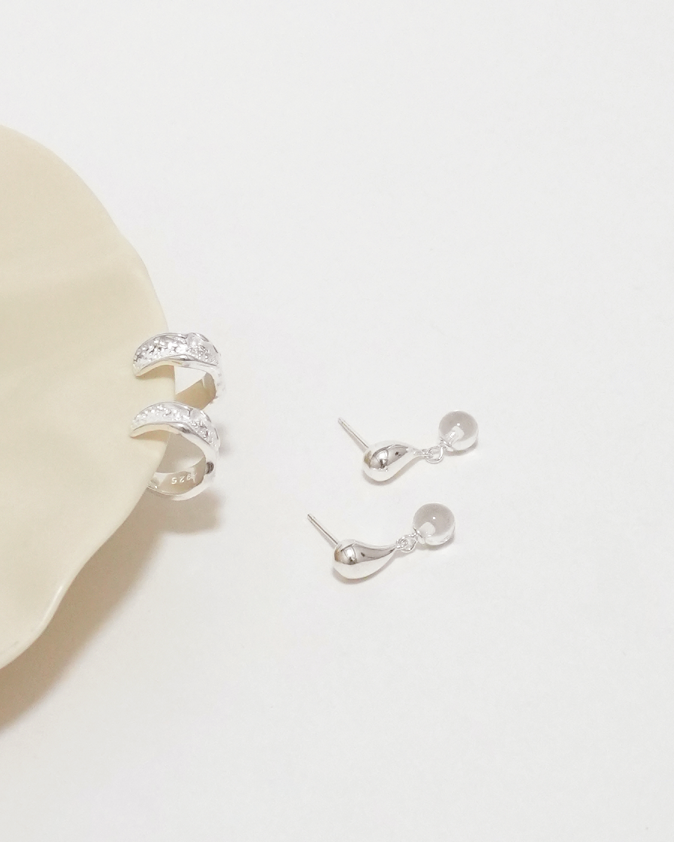 Rippled Moon Ear Cuff
