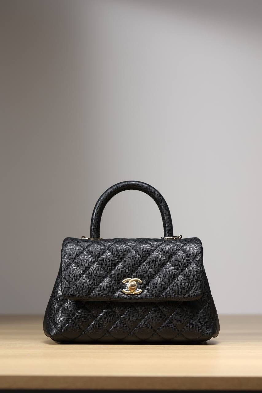 Coco Handle小号黑荔枝纹配黑手提出货！❤️‍🔥❤️‍🔥 真正的原厂货，zp级2480正品级品质，我们确保所有材料，五金，车线，油边都达到正品百分百的原材料✅ 尺寸:14 X 24 X 10cm