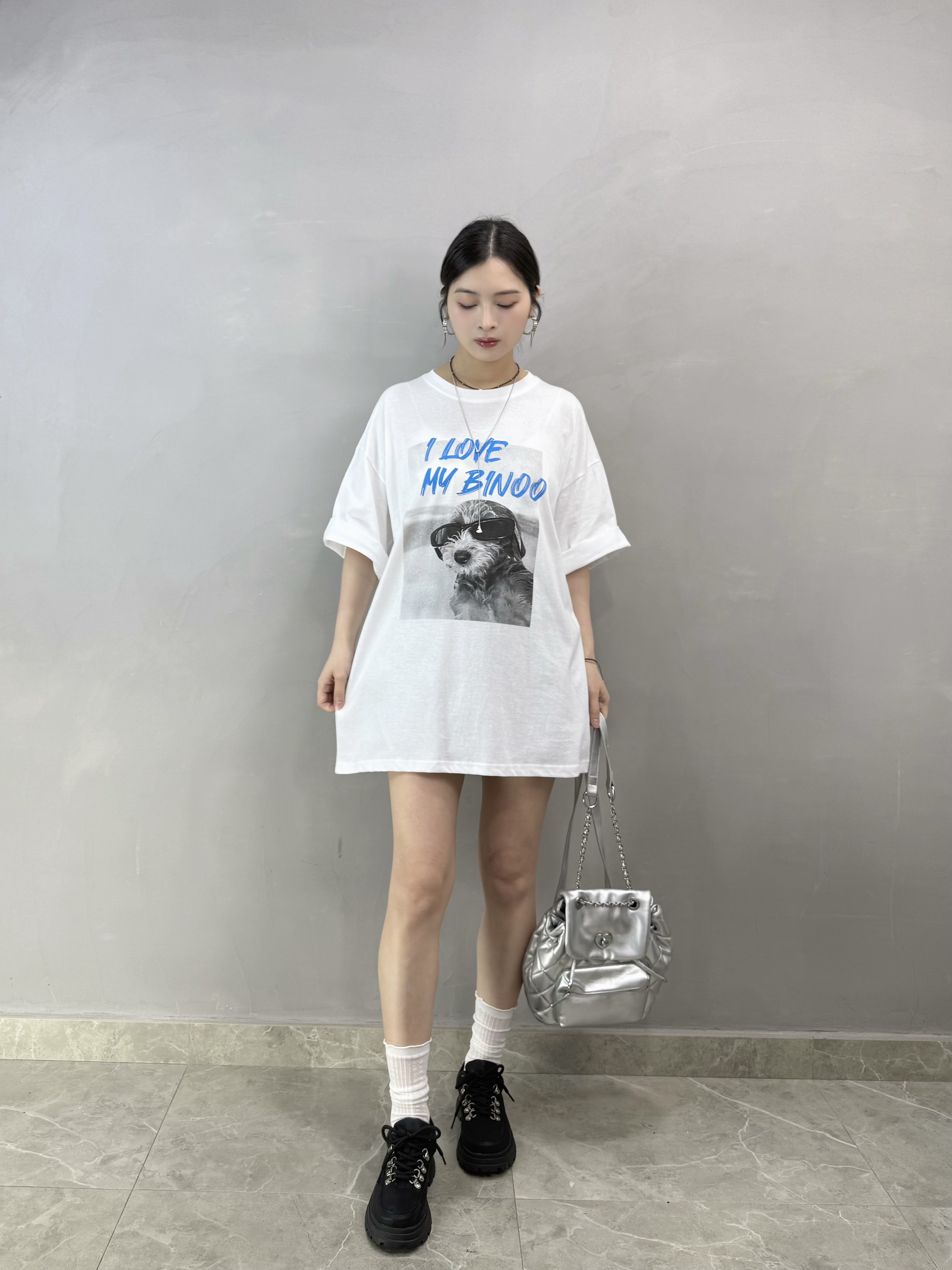 R79 黑超狗仔Tee