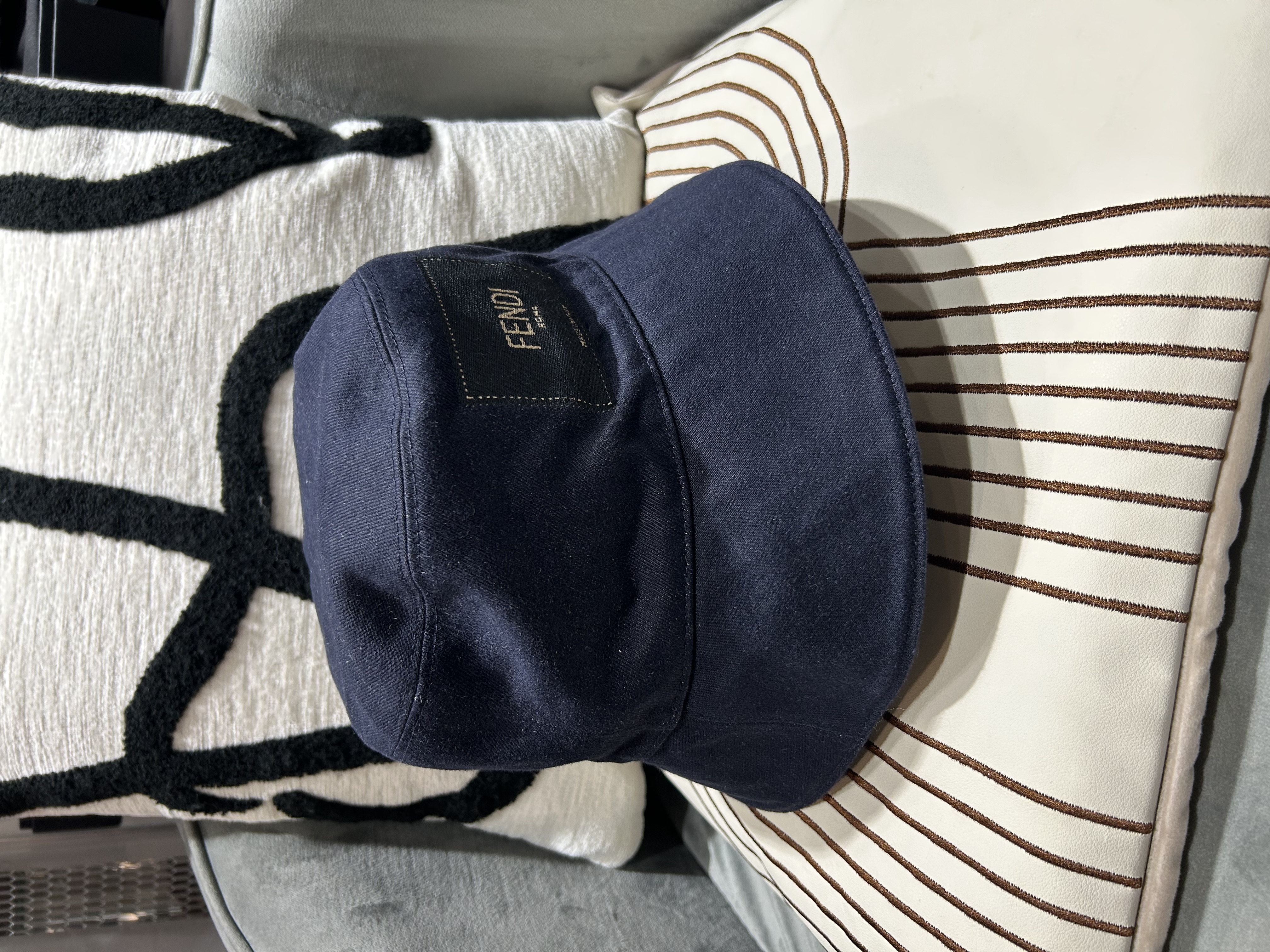 Fendi Denim bucket Hat Size: M 100%Authentic ,unused 未使用品☑️dust bag 