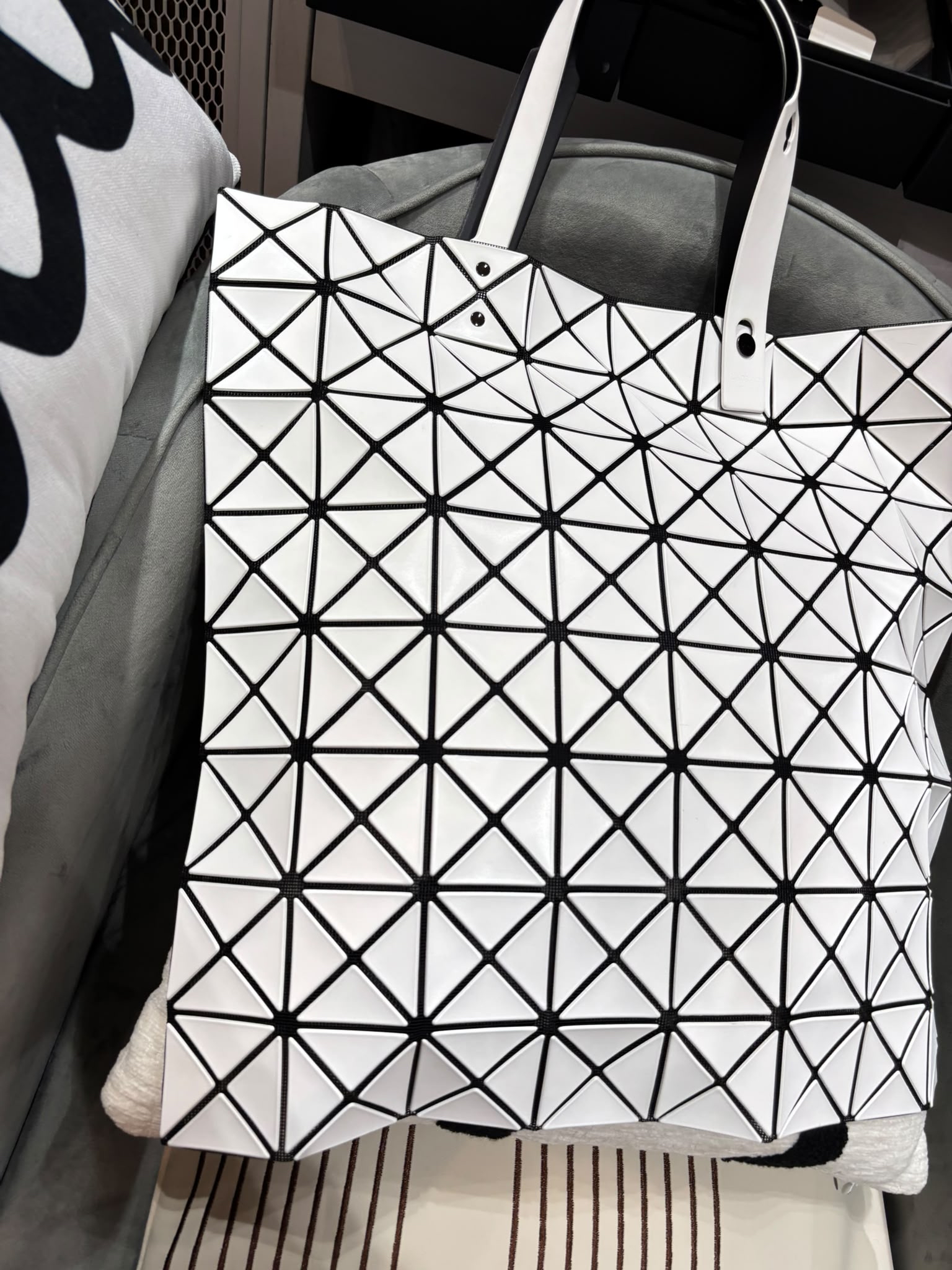 Issey Miyake Bao Bao Tote Bag 啞白 100%Authentic, 98%New ✅Dust bag