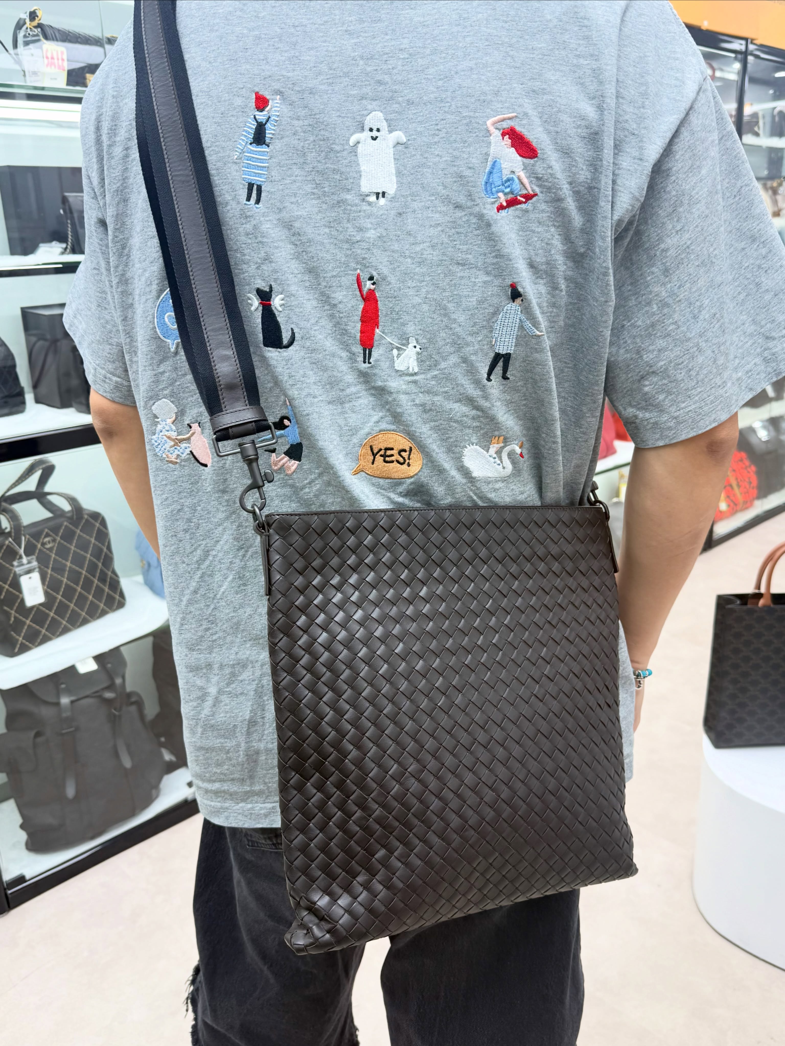 Bv👜 PRE OWNED 🛍️經典編織直版薄款斜揹袋🤎💼 