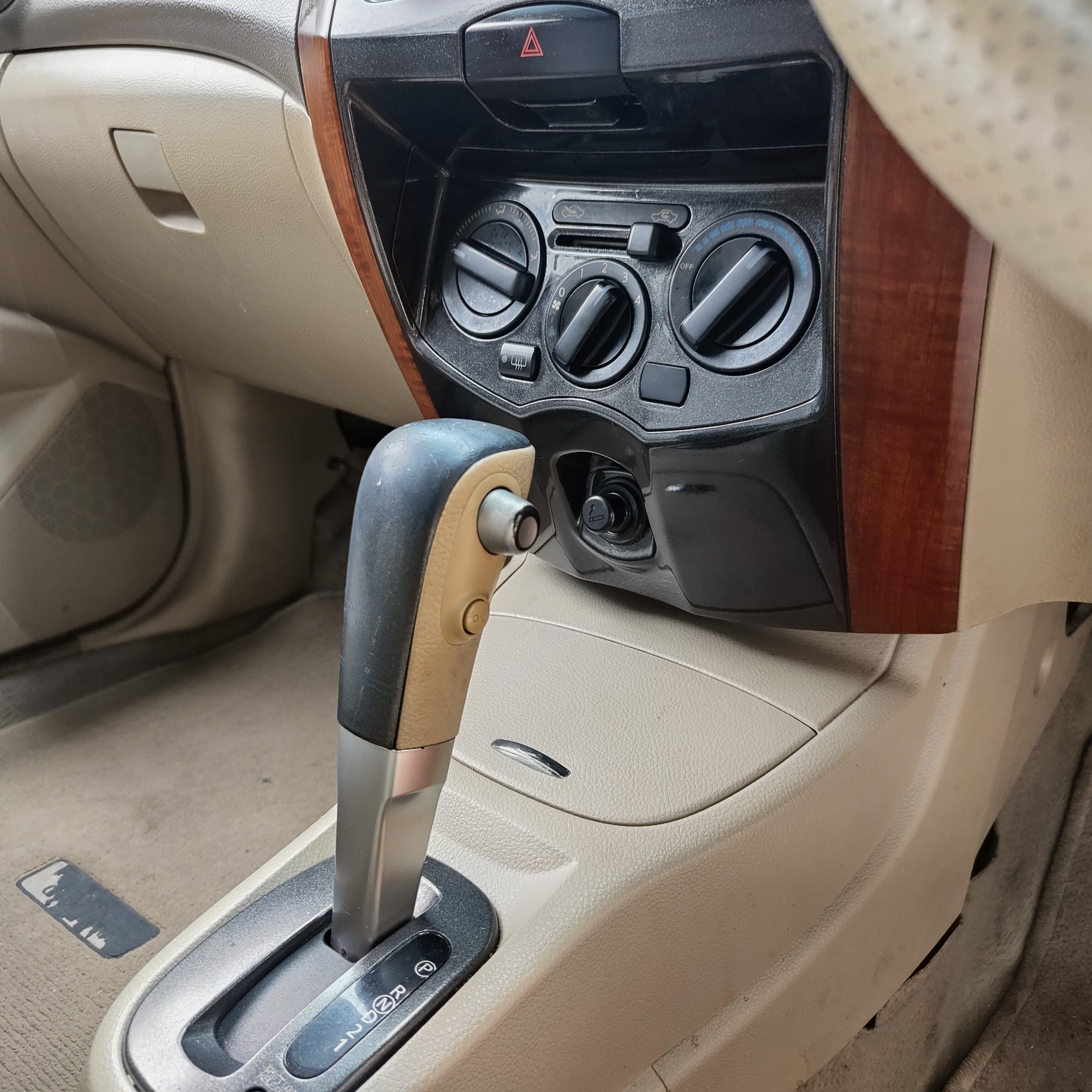 2009 NISSAN GRAND LIVINA 1.8 