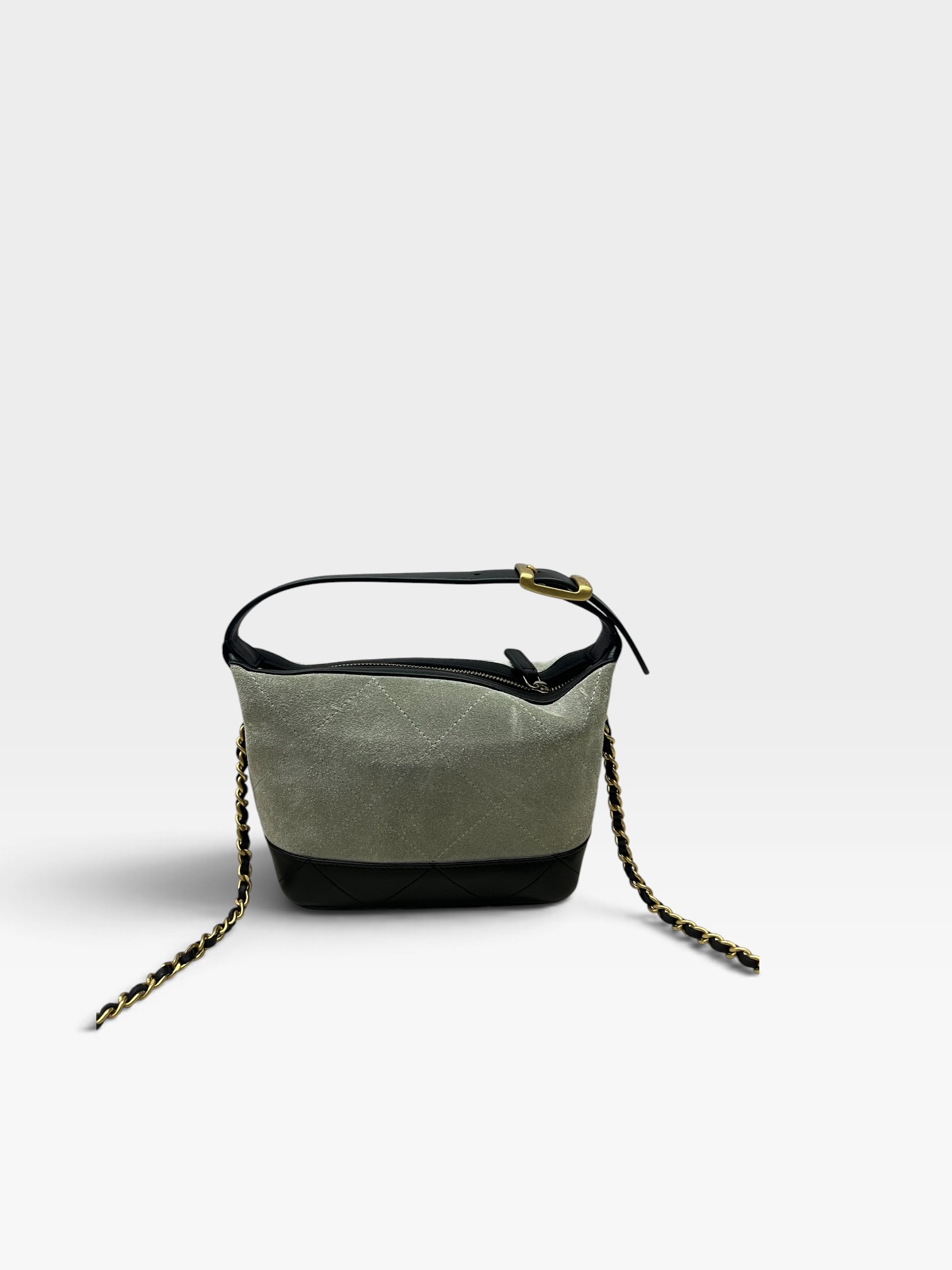 Pre-Owned CHANEL Clutch with Chain / Product Code: 102921
