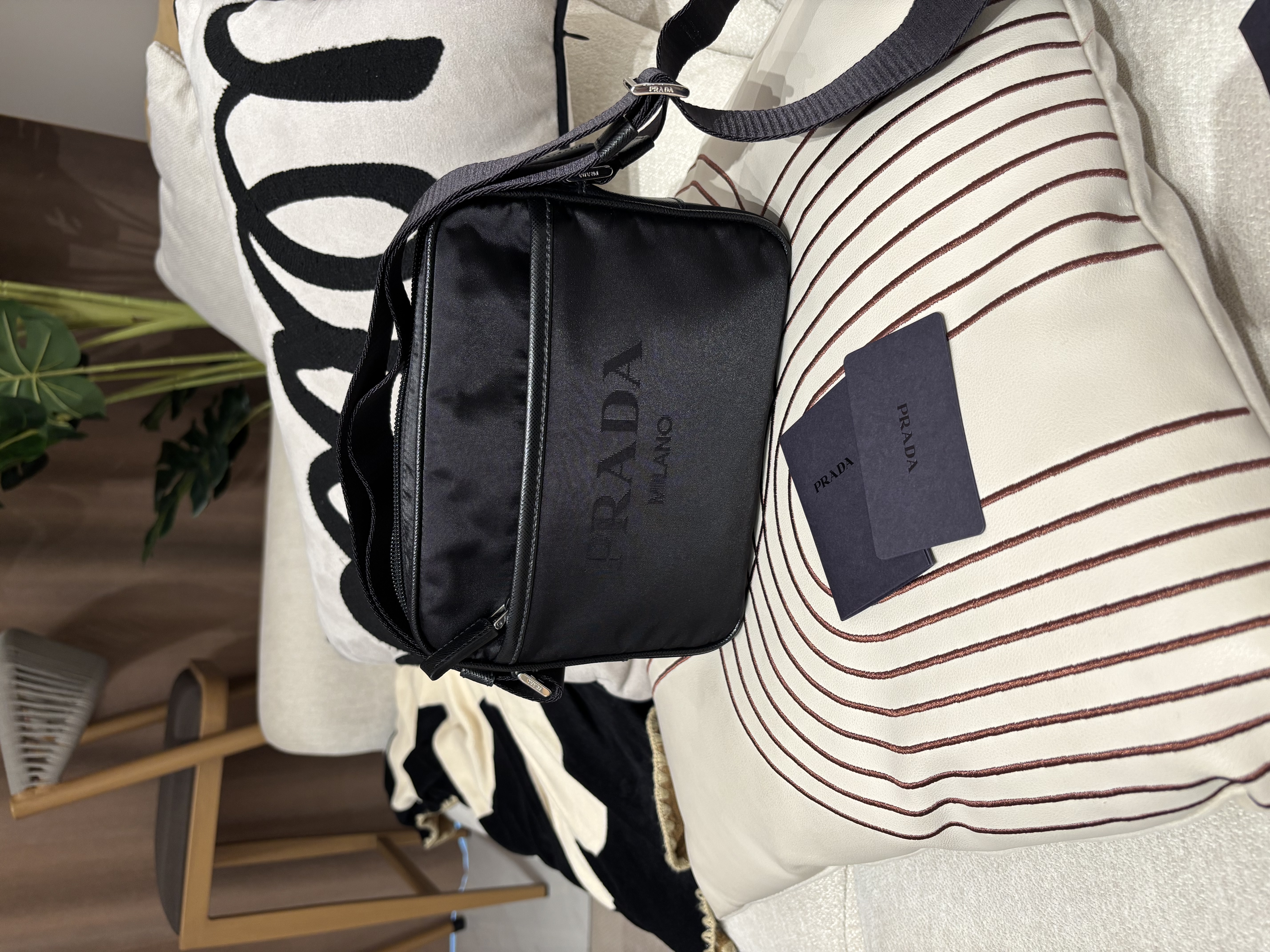 全新Prada re-nylon crossbody bag 100%Authentic ,Brand New ✅nfc,booklet✅塵袋