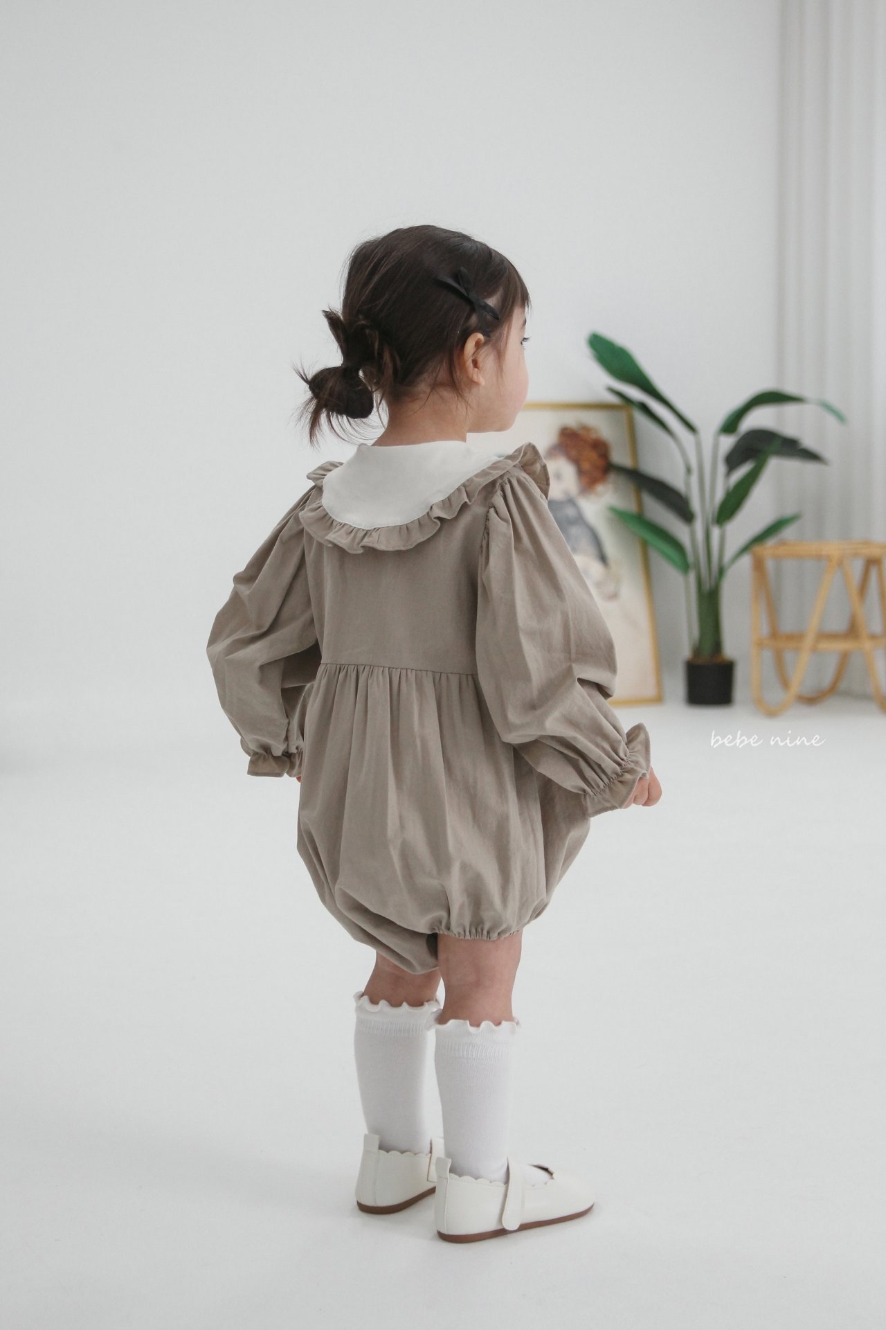 🌸預訂 韓國直送🌸🇰🇷Bebenine兩色荷葉花邊領巾寬鬆長袖包屁衣