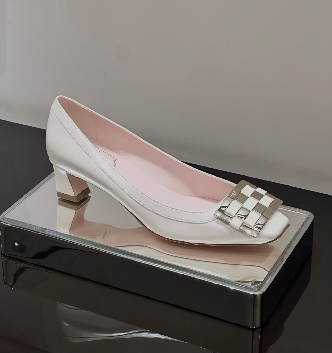 斷碼特價✨訂貨📮 RV 白色編織扣4.5cm 高跟鞋  Size 38/38.5