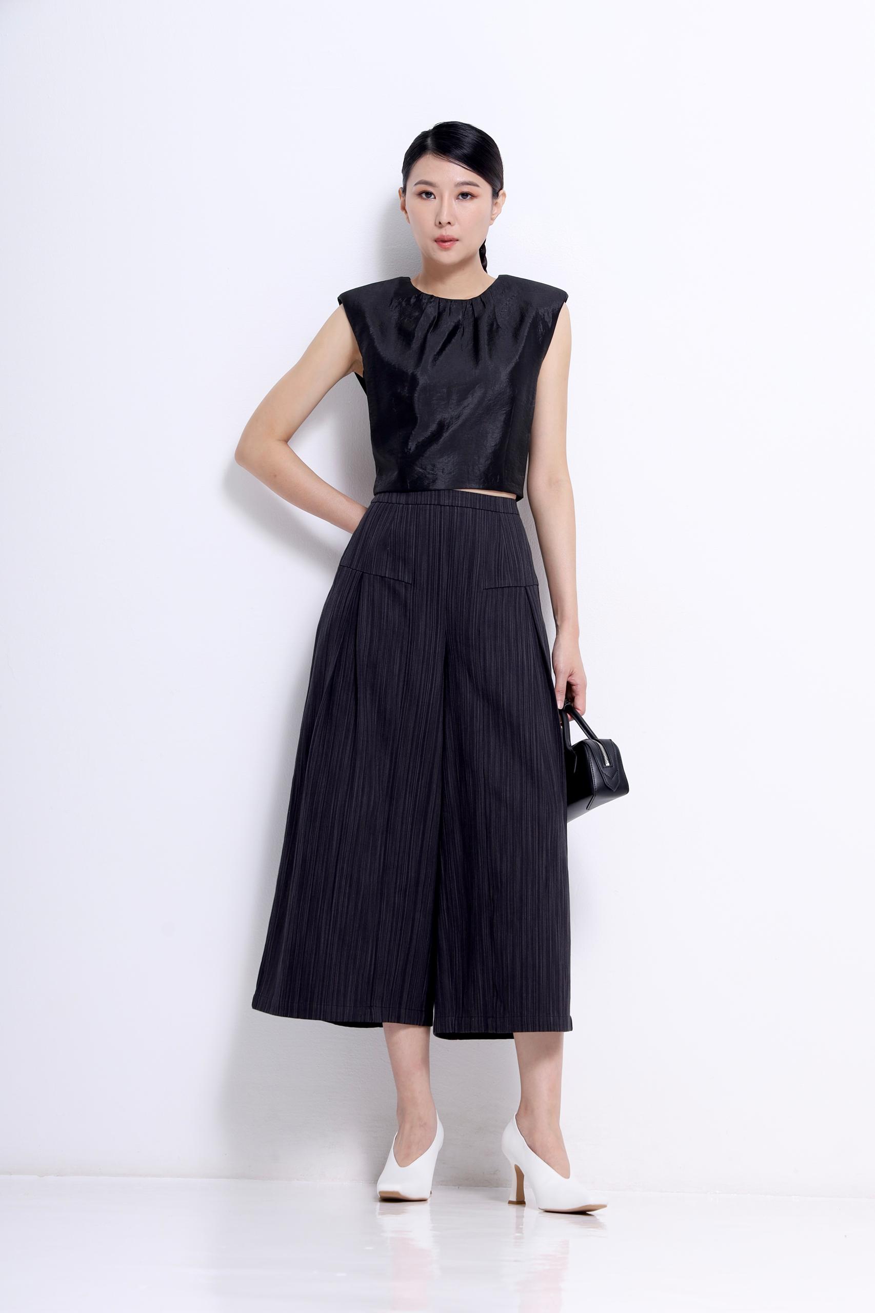 CP1631 Noir Bloom Wide-Leg Pants