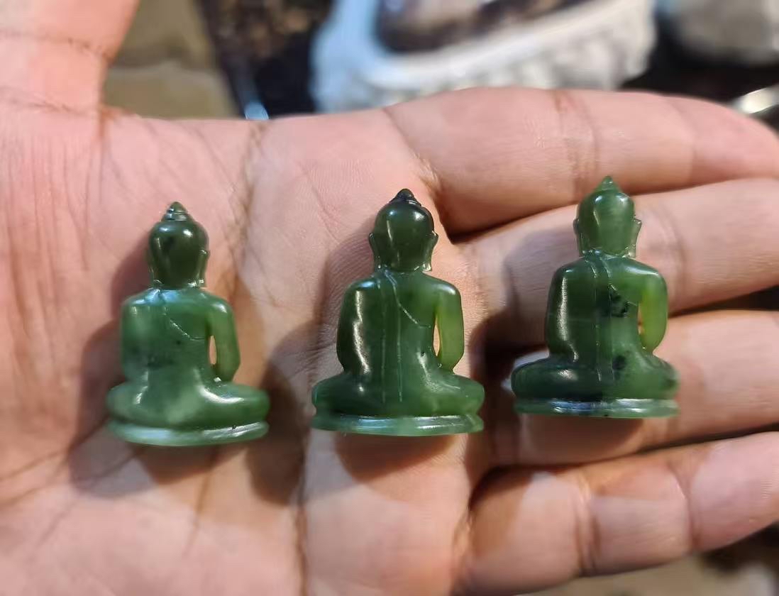 阿贊濕新廟捐玉佛做功德 隨身捐贈  家族繁榮昌盛 子孫世代富足