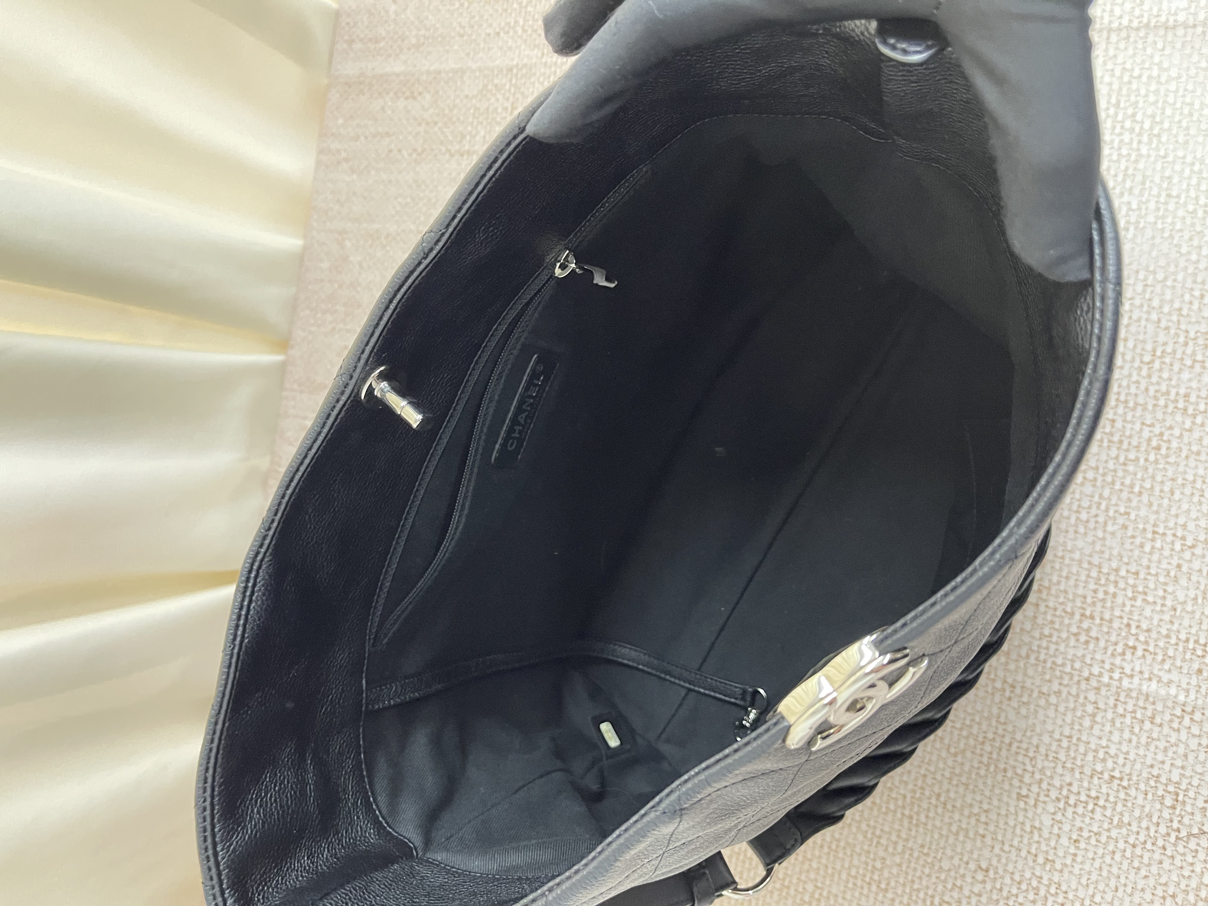 Pre-owned Chanel Hobo Bag/ Product Code: 26032009