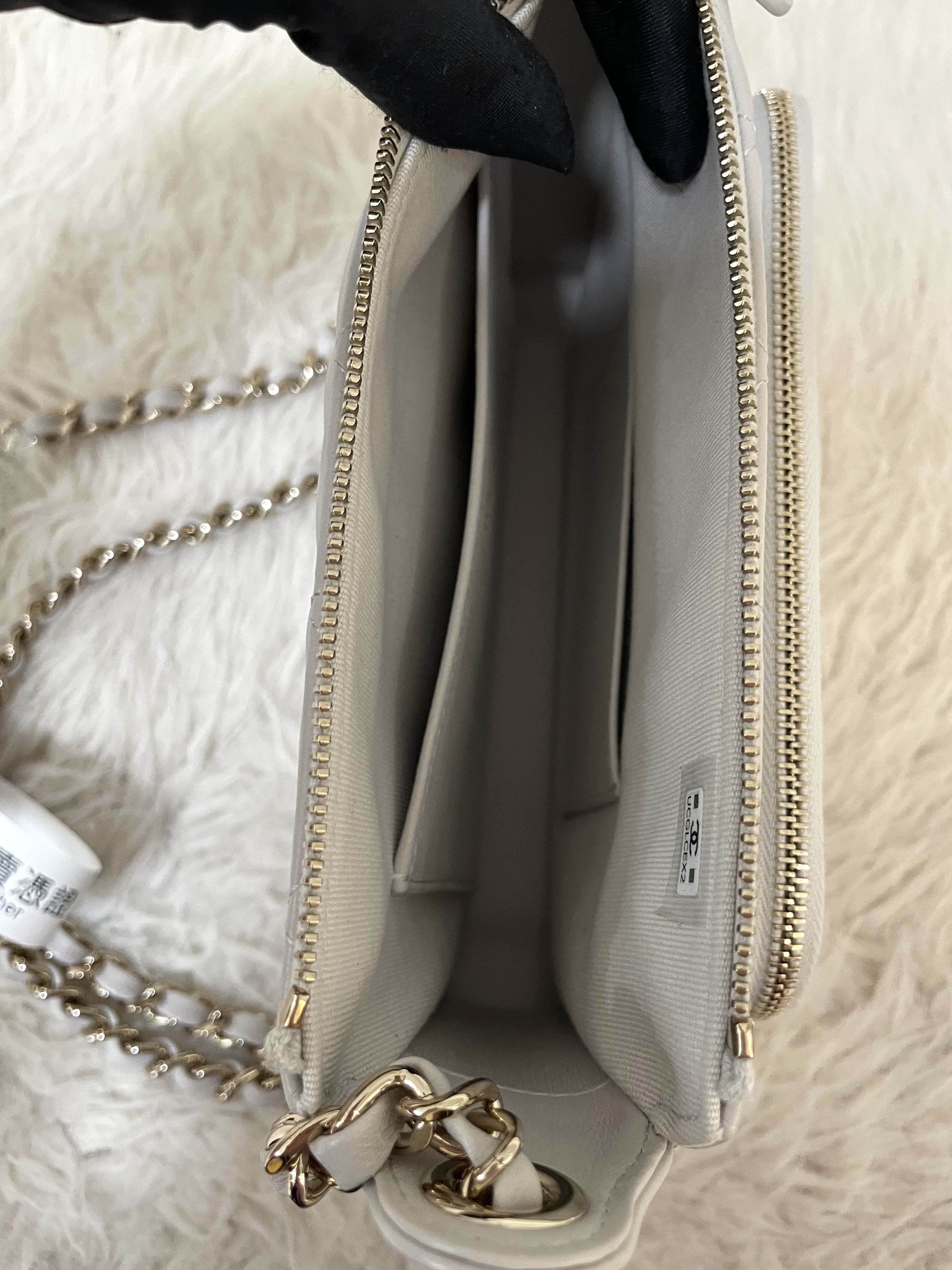 Pre-owned Chanel camera bag/ Product Code: 26031007