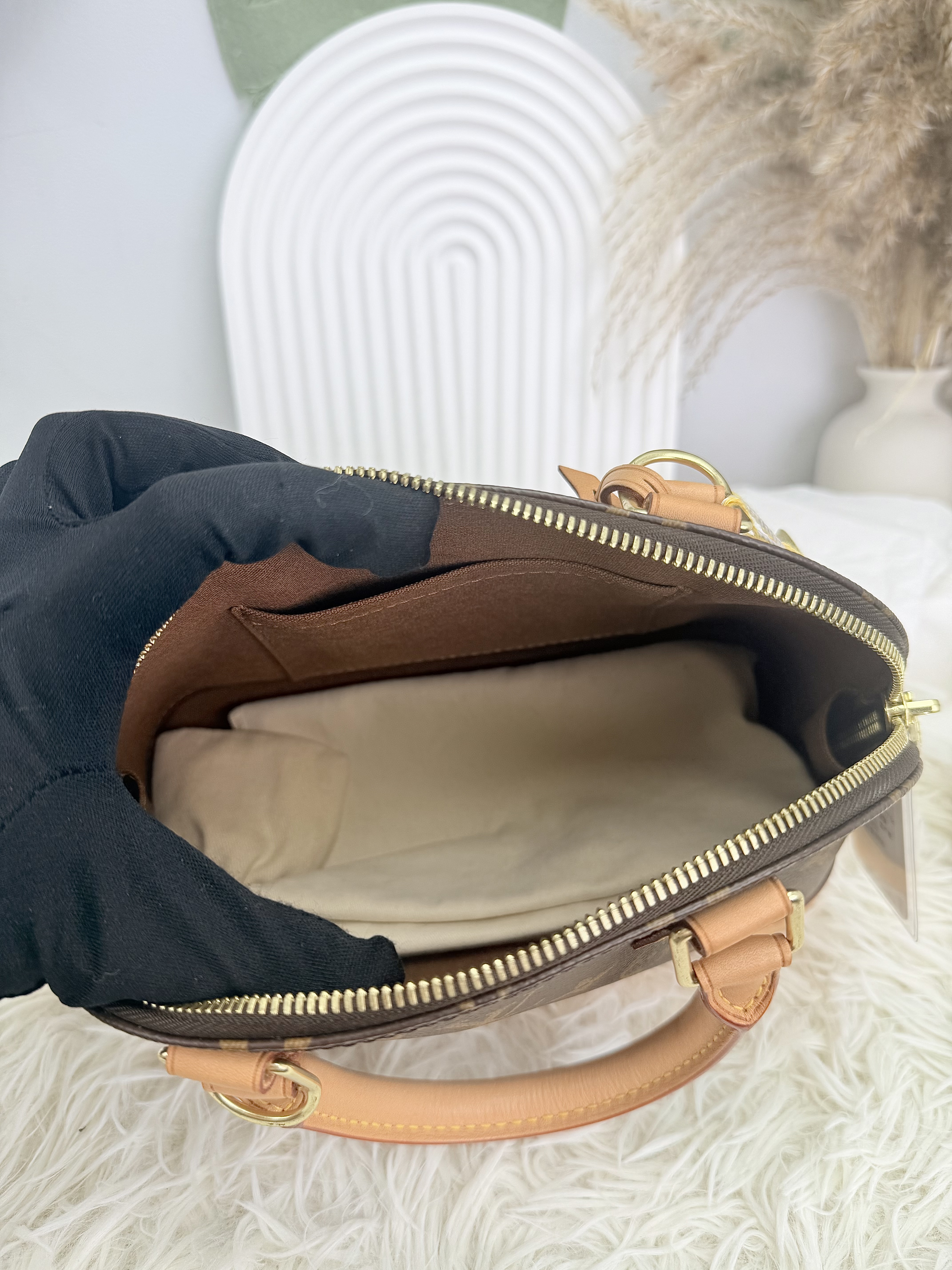 LV 🤍PRE OWNED Alma BB 啡色老花貝殼包 晶片款🤎