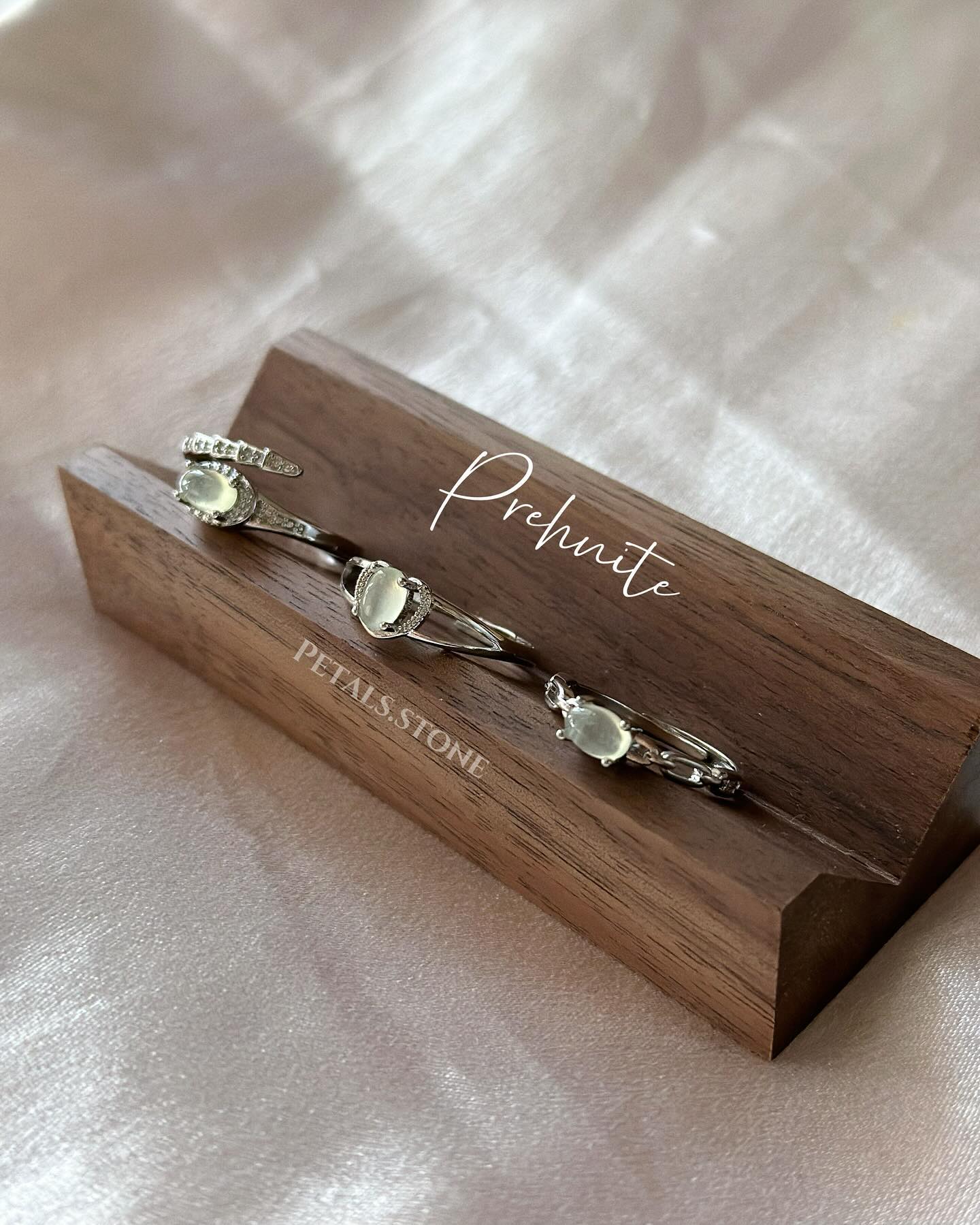 💚𝐏𝐫𝐞𝐡𝐧𝐢𝐭𝐞 𝐑𝐢𝐧𝐠𝐬