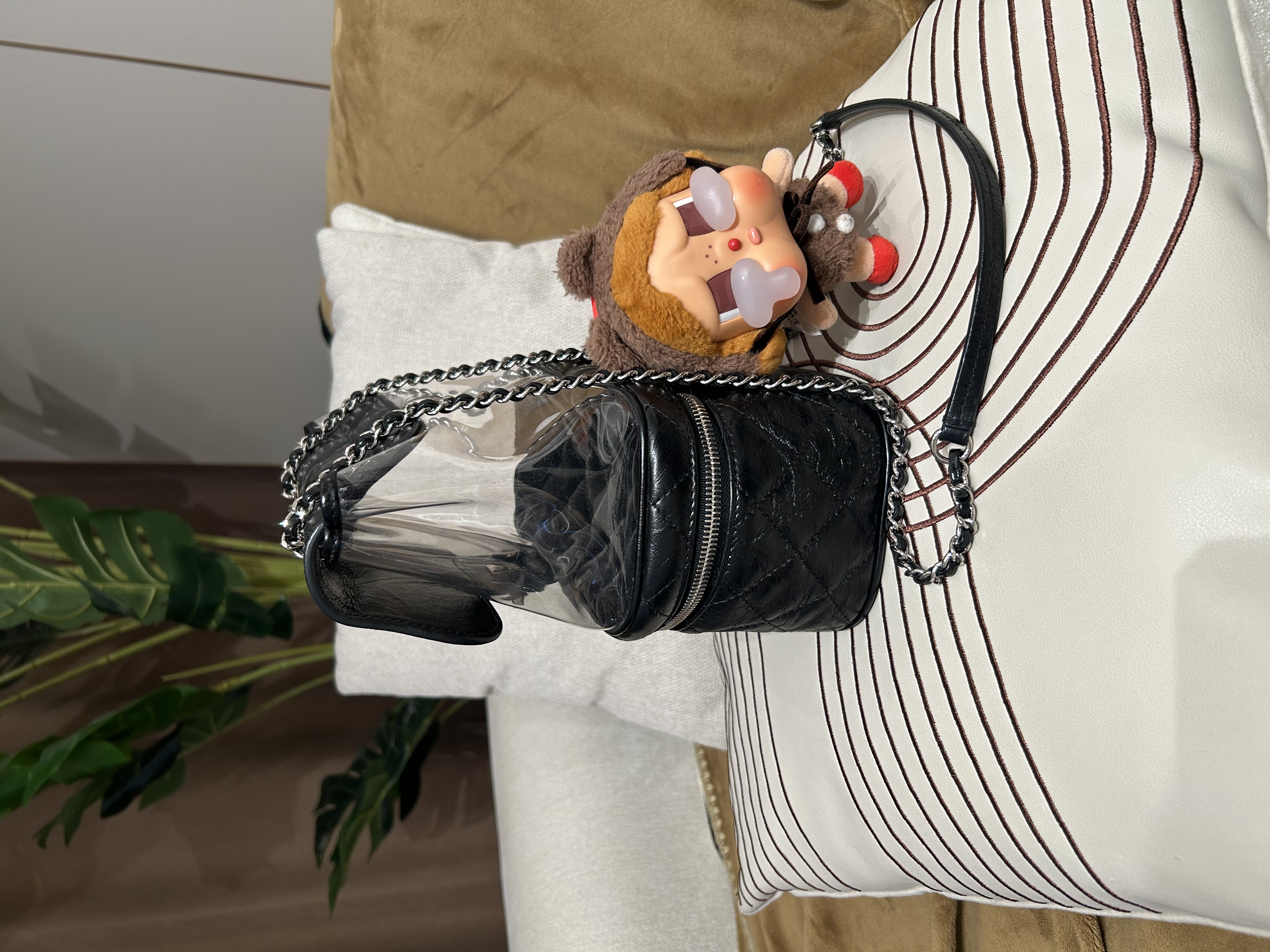 Chanel PVC油蠟牛皮 shoulder bag 100%Authentic, 98%New ✅25貼✅Dust bag