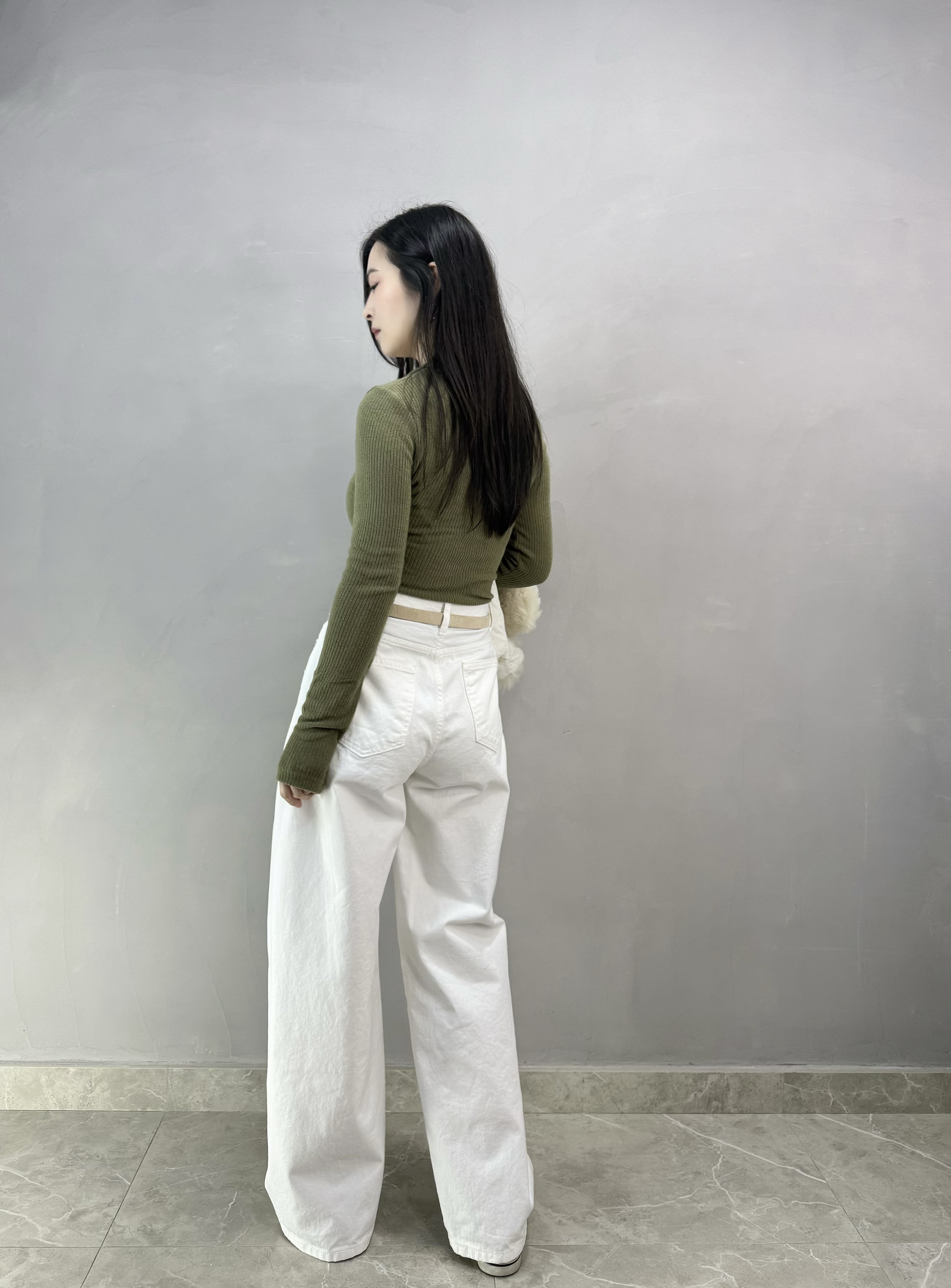 F65 斜骨白色直腳牛仔褲