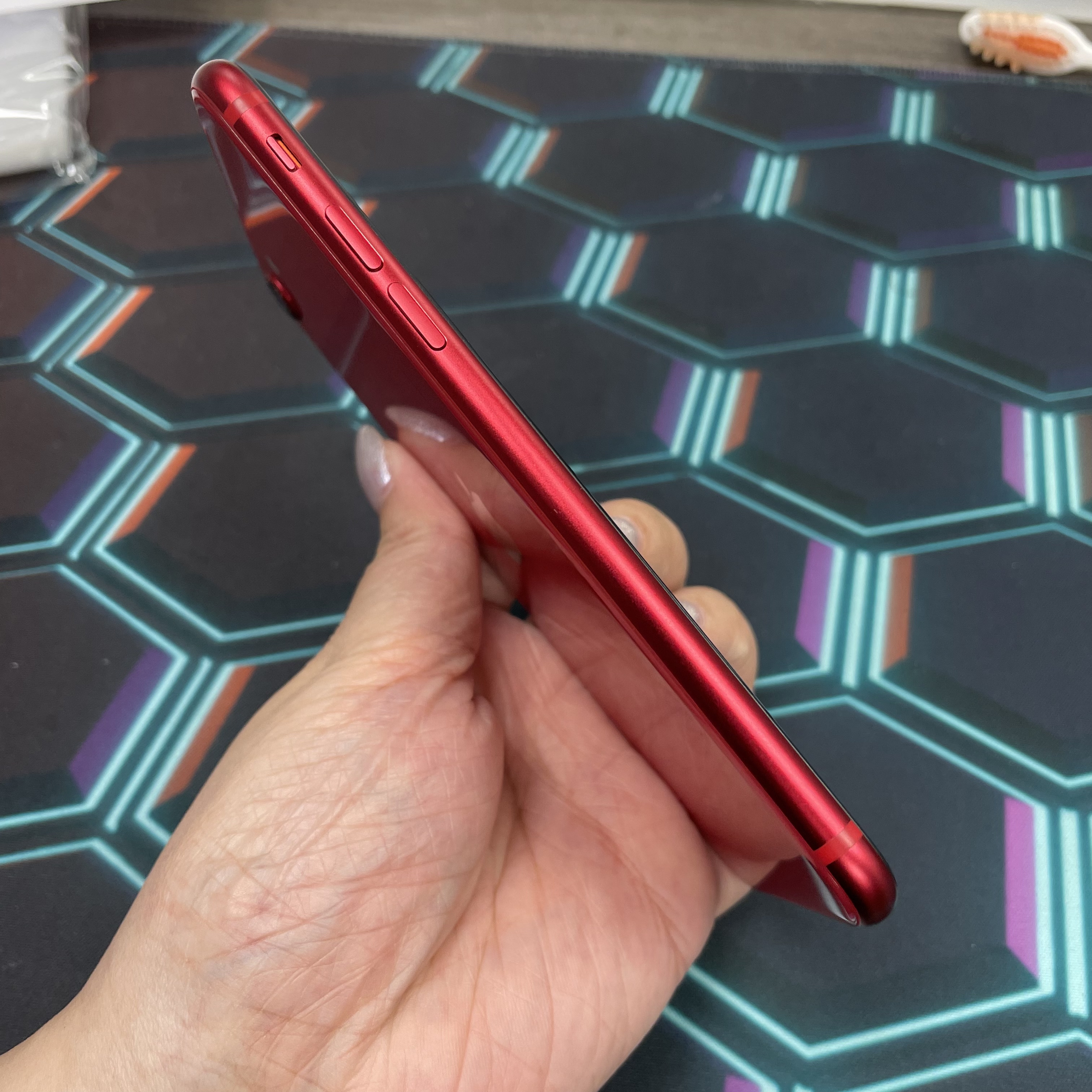*6872 SE2 完美機 64GB 電76 紅色 red