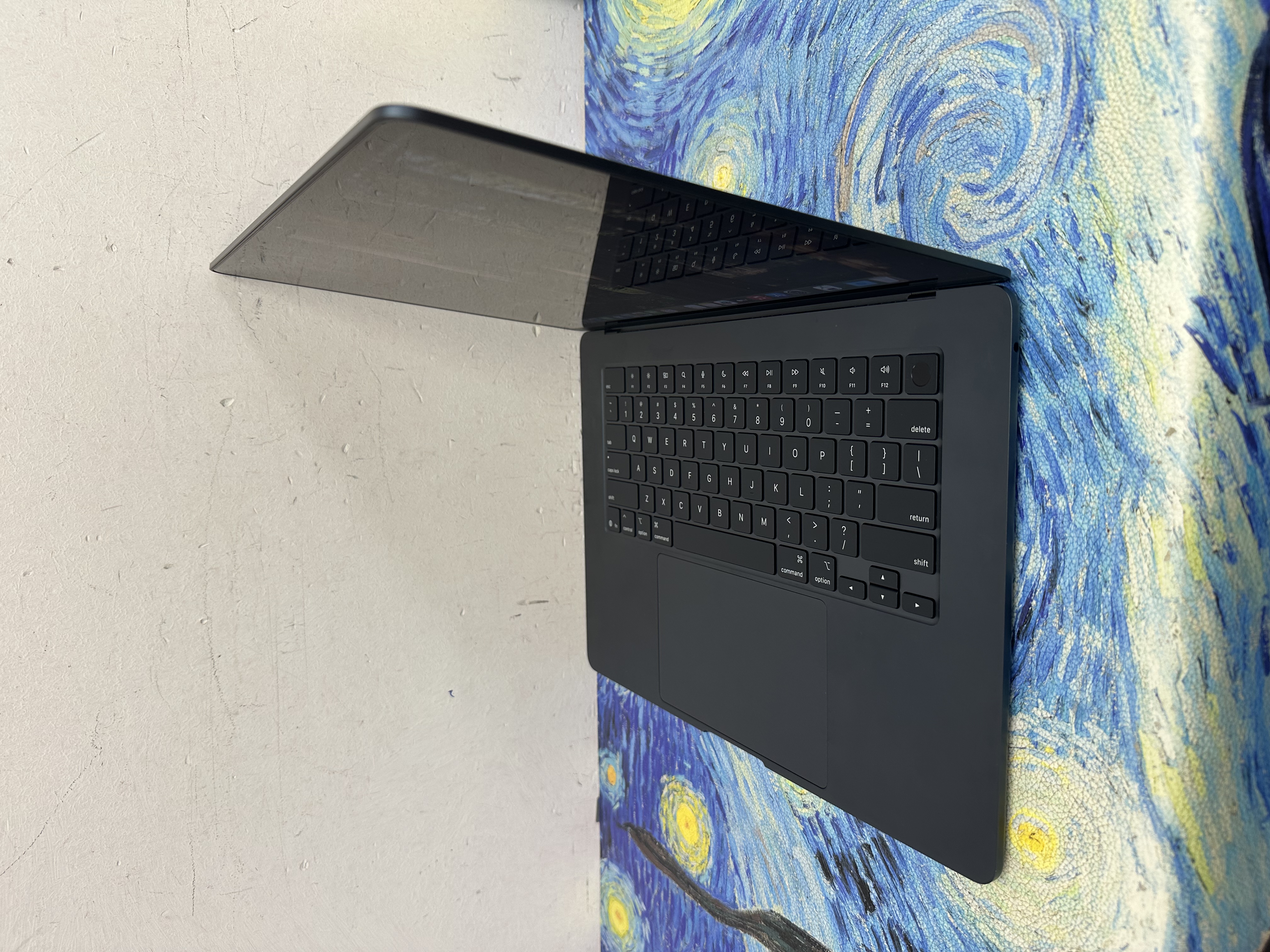 #6100 APPLE  MacBook Air M4 2025 M4 CPU/ 16GB Ram/256GB SSD/10核心GPU/Liquid Retina Mon/15吋/午夜藍色/Gaming Laptop / Notebook / 超強續航能力/文書機 / 畫圖 / 剪片 / Movie / Netflix /輕薄
