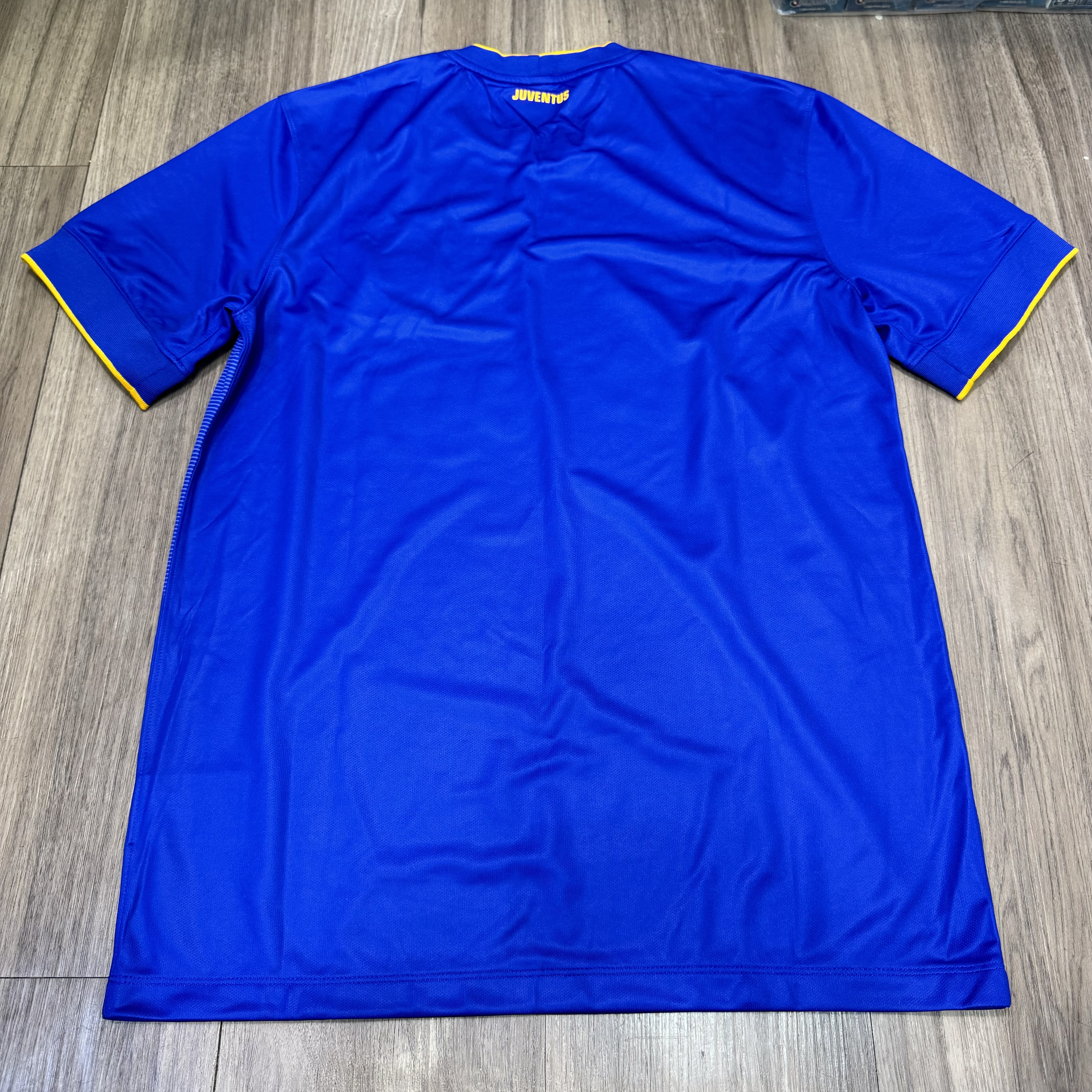 Juventus 14/15 away shirt