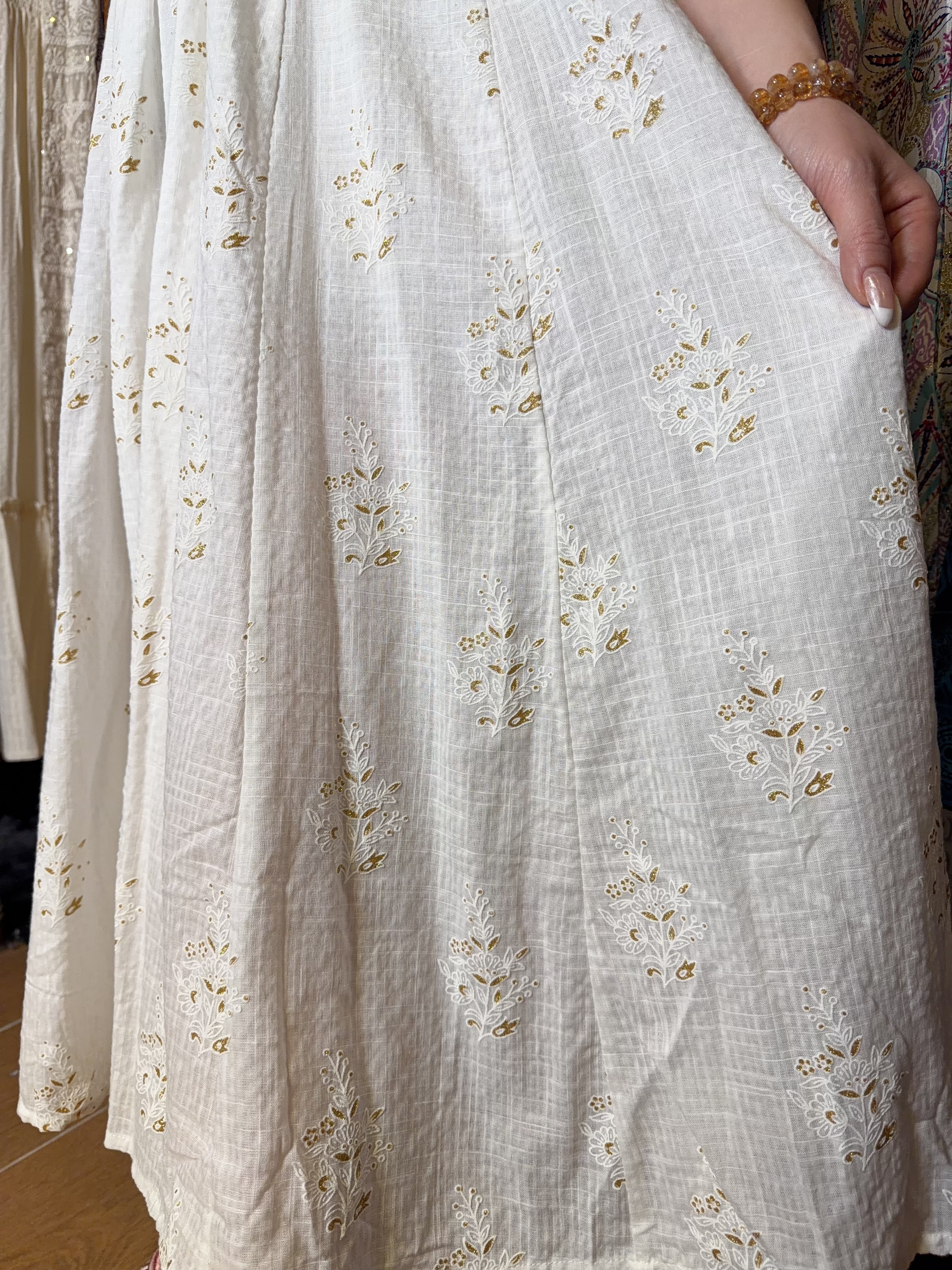 1657 White V-Neck A-Line JP Style OP 44"