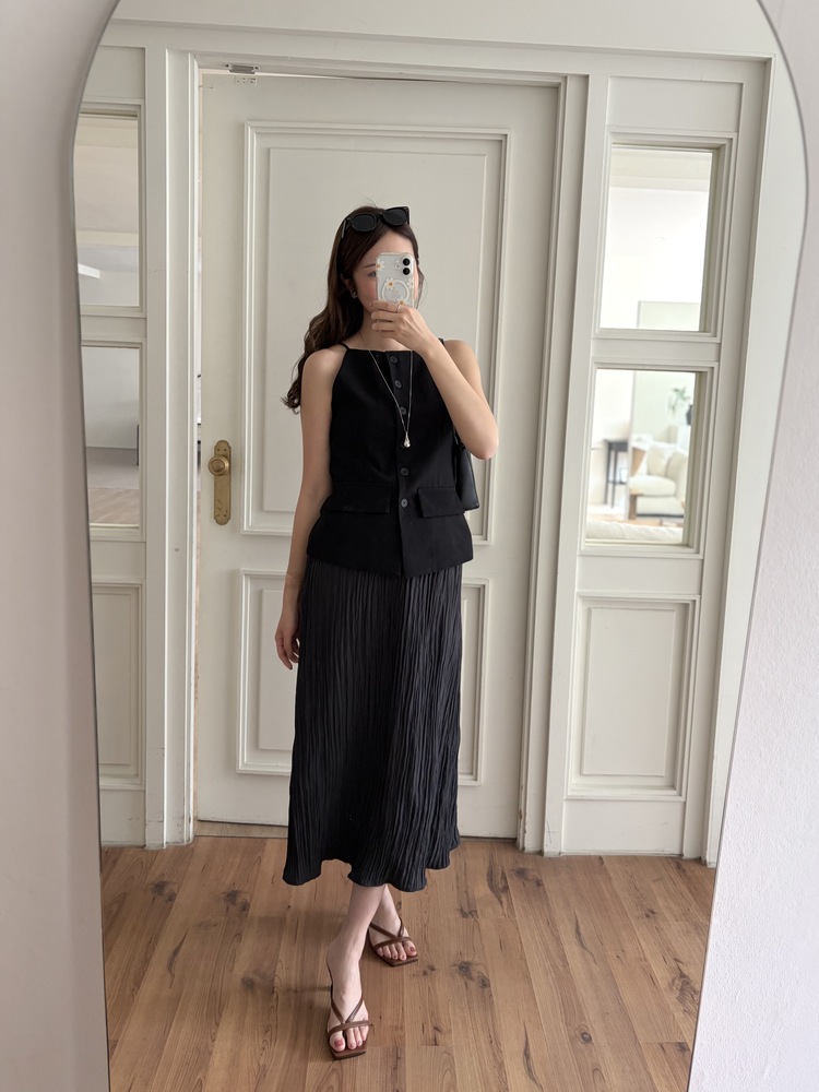 French Muse Vest Dress (Black)