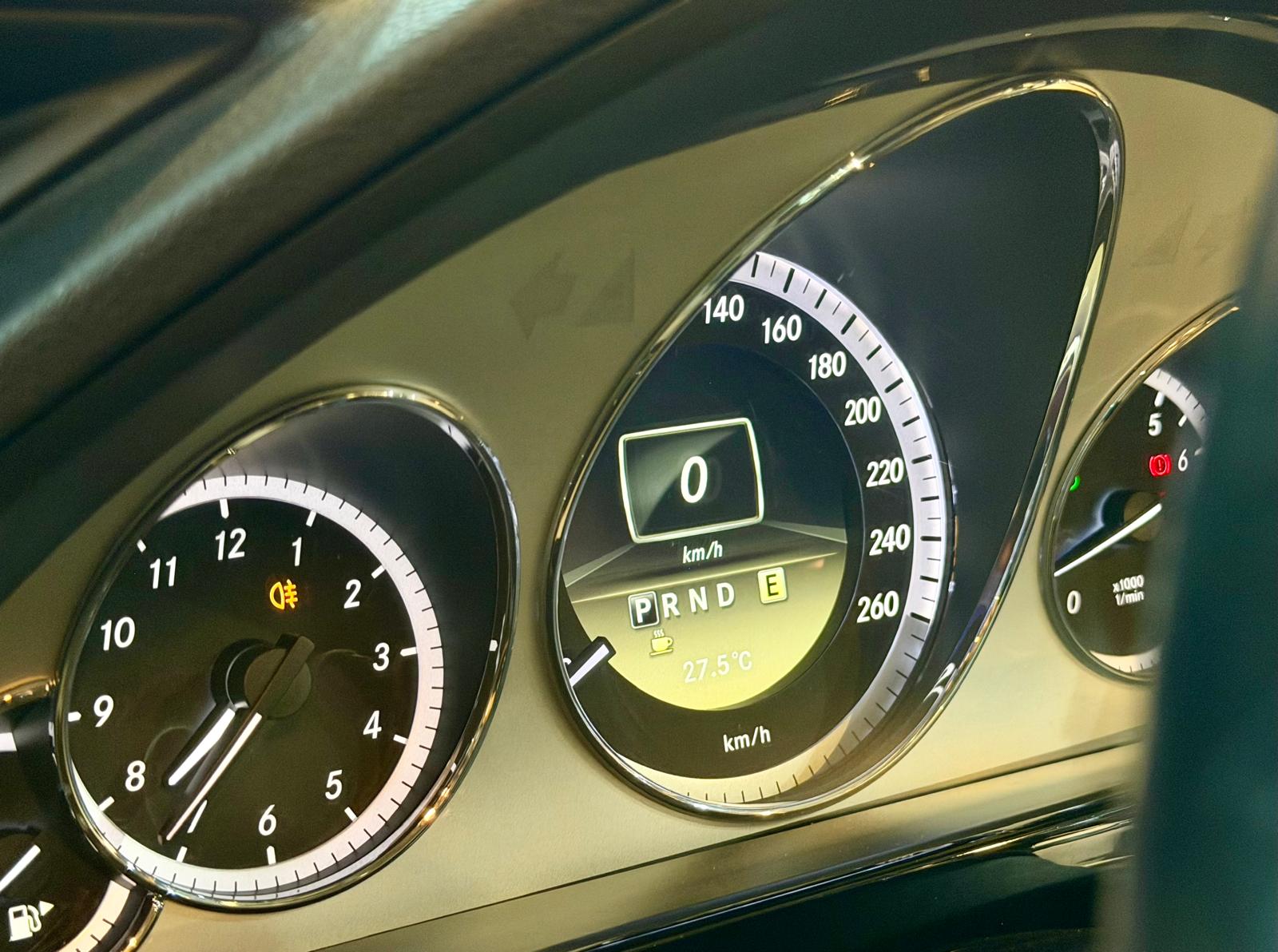 Mercedes-Benz E200 Avantgarde 2011