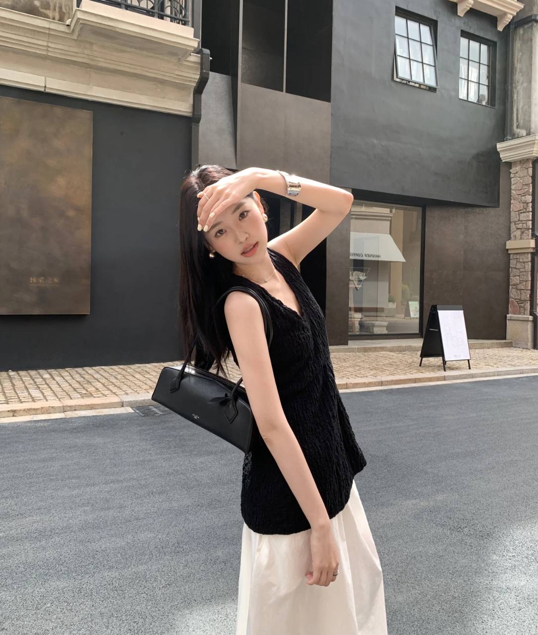 限時優惠🩷訂貨 ✈️ Alaia Le Teckel 黑色山羊皮款法棍🥖 超百搭  Size 33x10x11cm