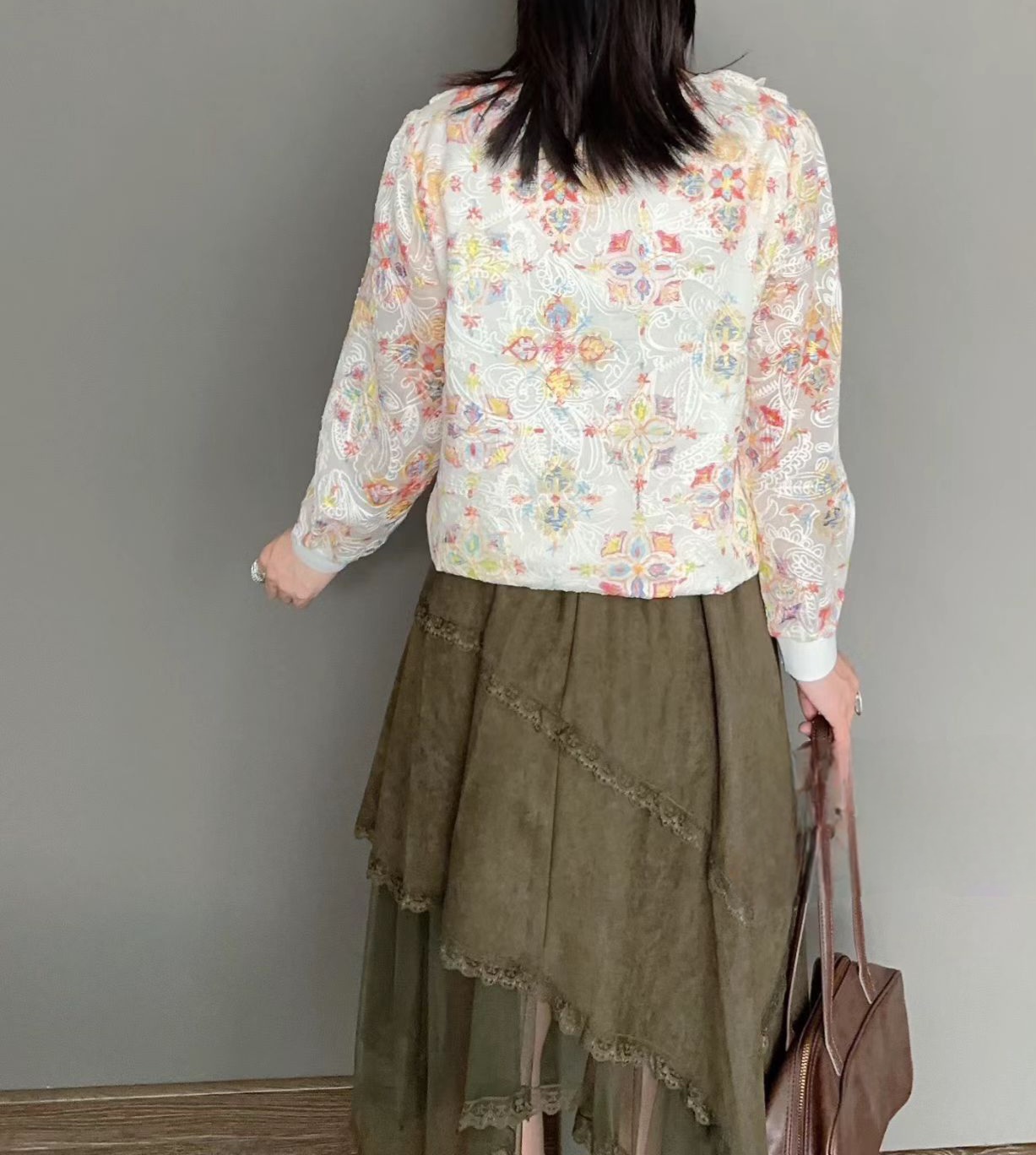 重工刺綉V領花邊上衣(M碼39寸胸/L碼41寸/XL43寸胸)