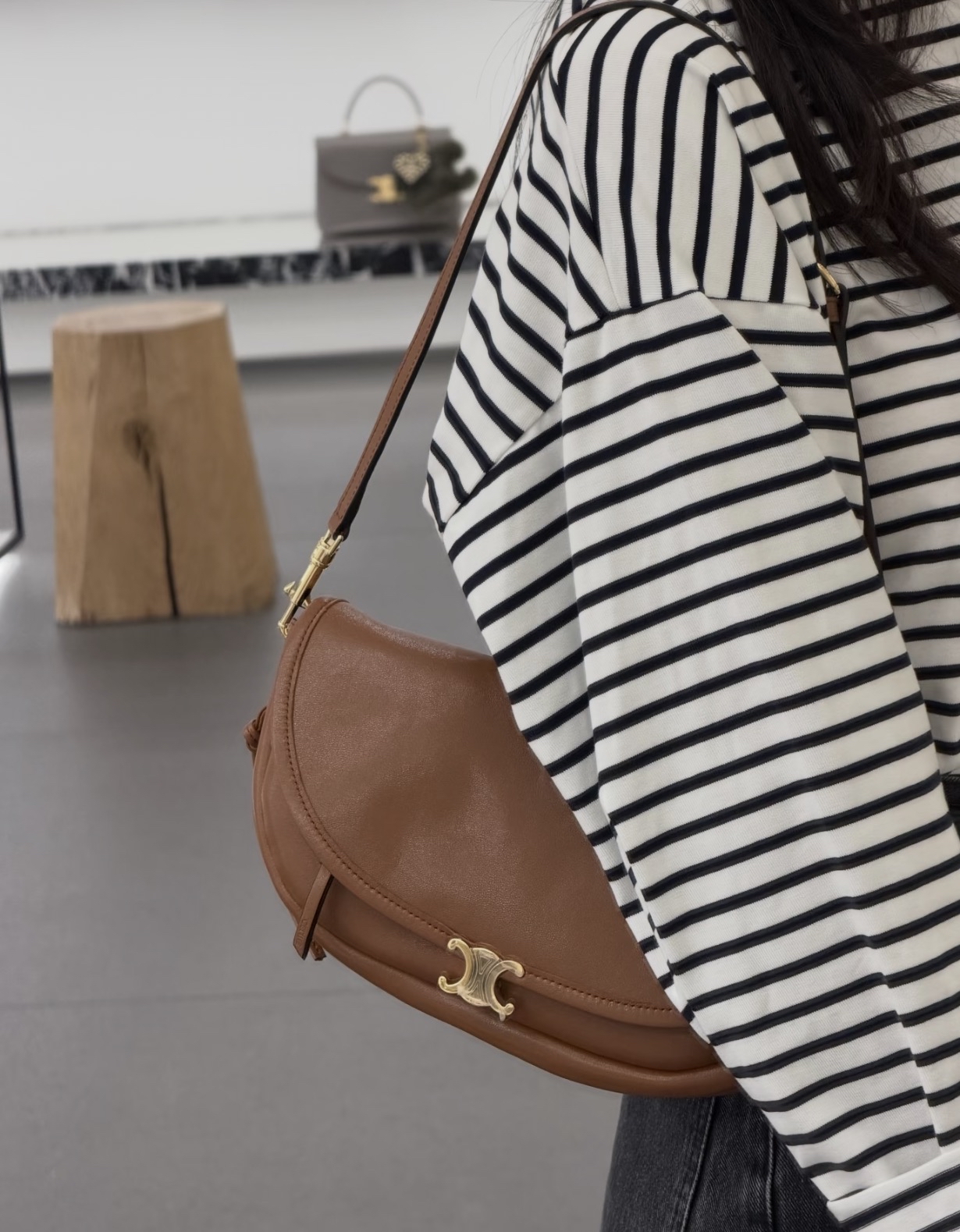 訂貨🍒Celine Little Halfmoon Bag Tan Size 25x13x5cm