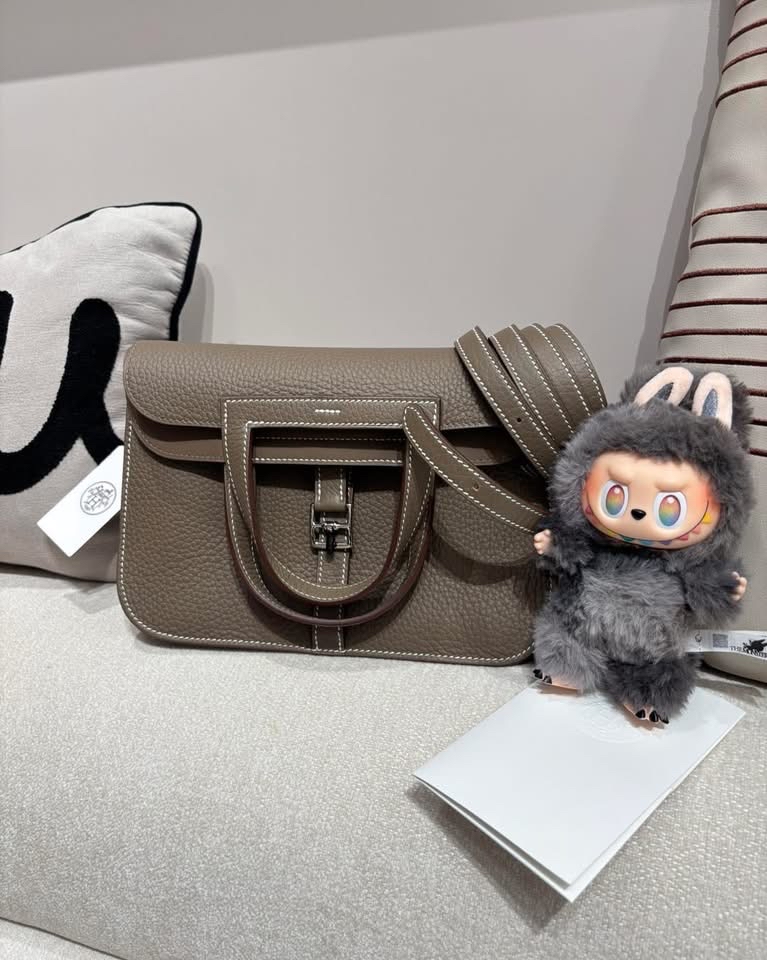 全新 Hermes halzan 25,STAMP W,大象灰銀扣 100%Authentic, 100%New全新貨品 ✅收據✅dust bag✅Box