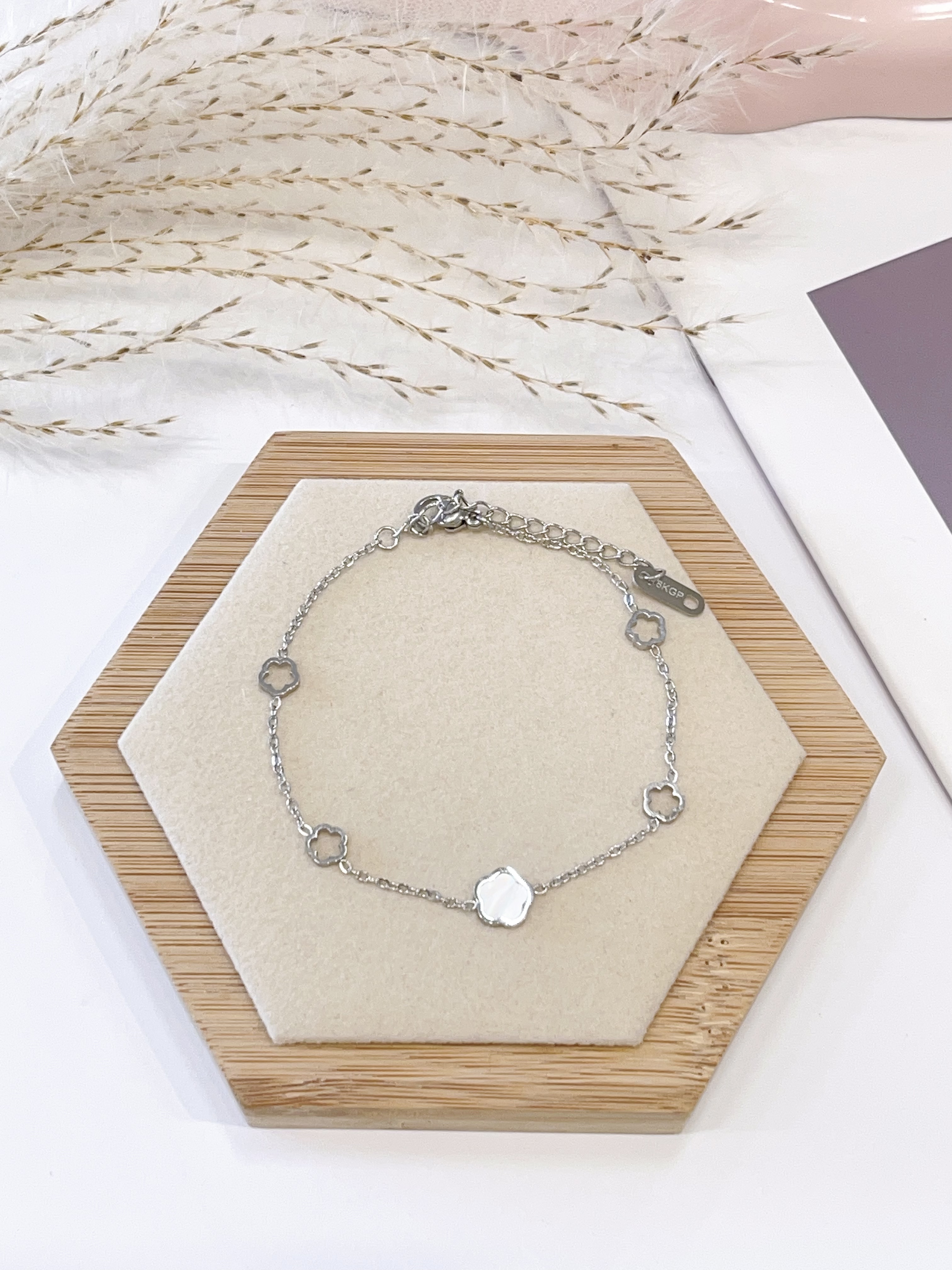 贝壳×镂空小花花手链