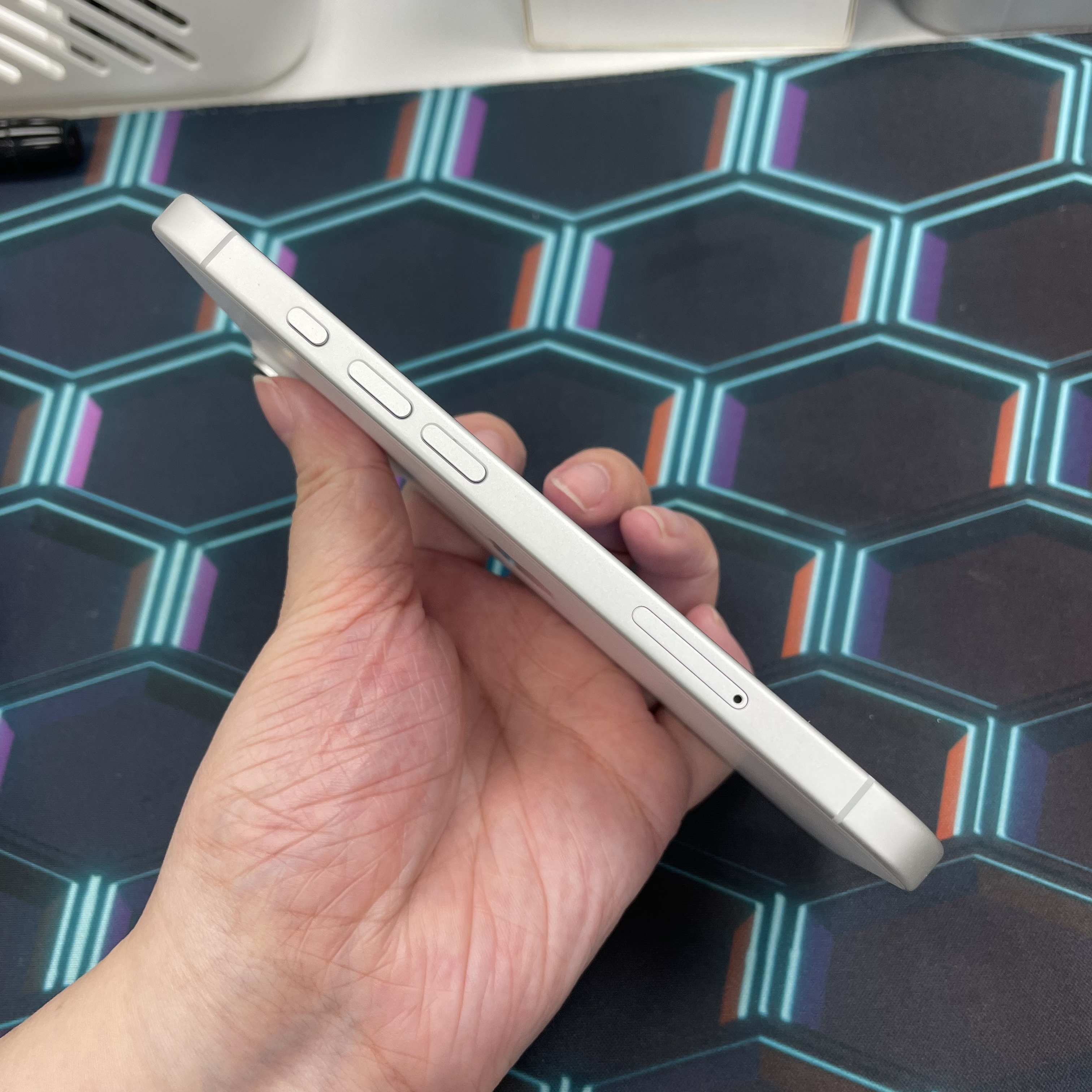 *6318 17 完美機 256GB 電100 白色 white