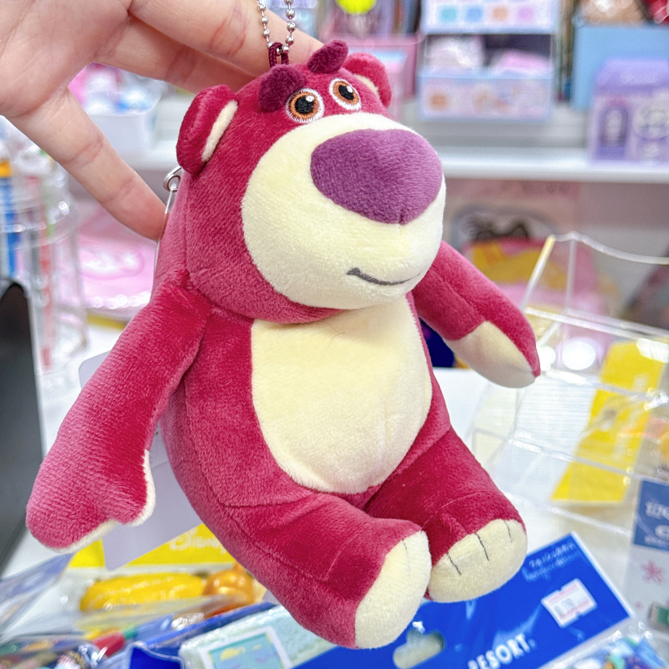 日本直送東京迪士尼勞蘇公仔掛飾 有士多啤梨香味