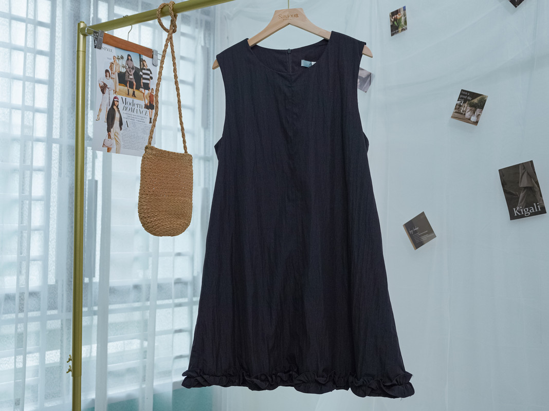 Sleeveless Dress with Ruffled Lettuce Hem ‖ 无袖木耳边裙摆连身裙 KR02536