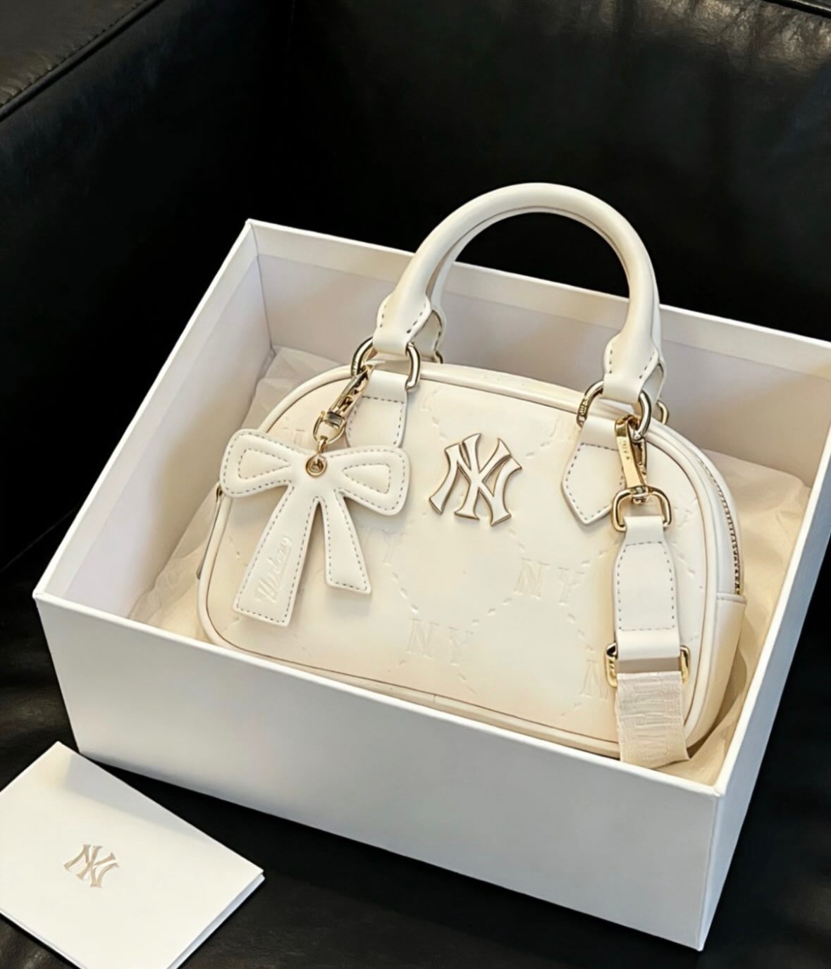 MLB 26年春款鑽石老花紋保齡球手提包 